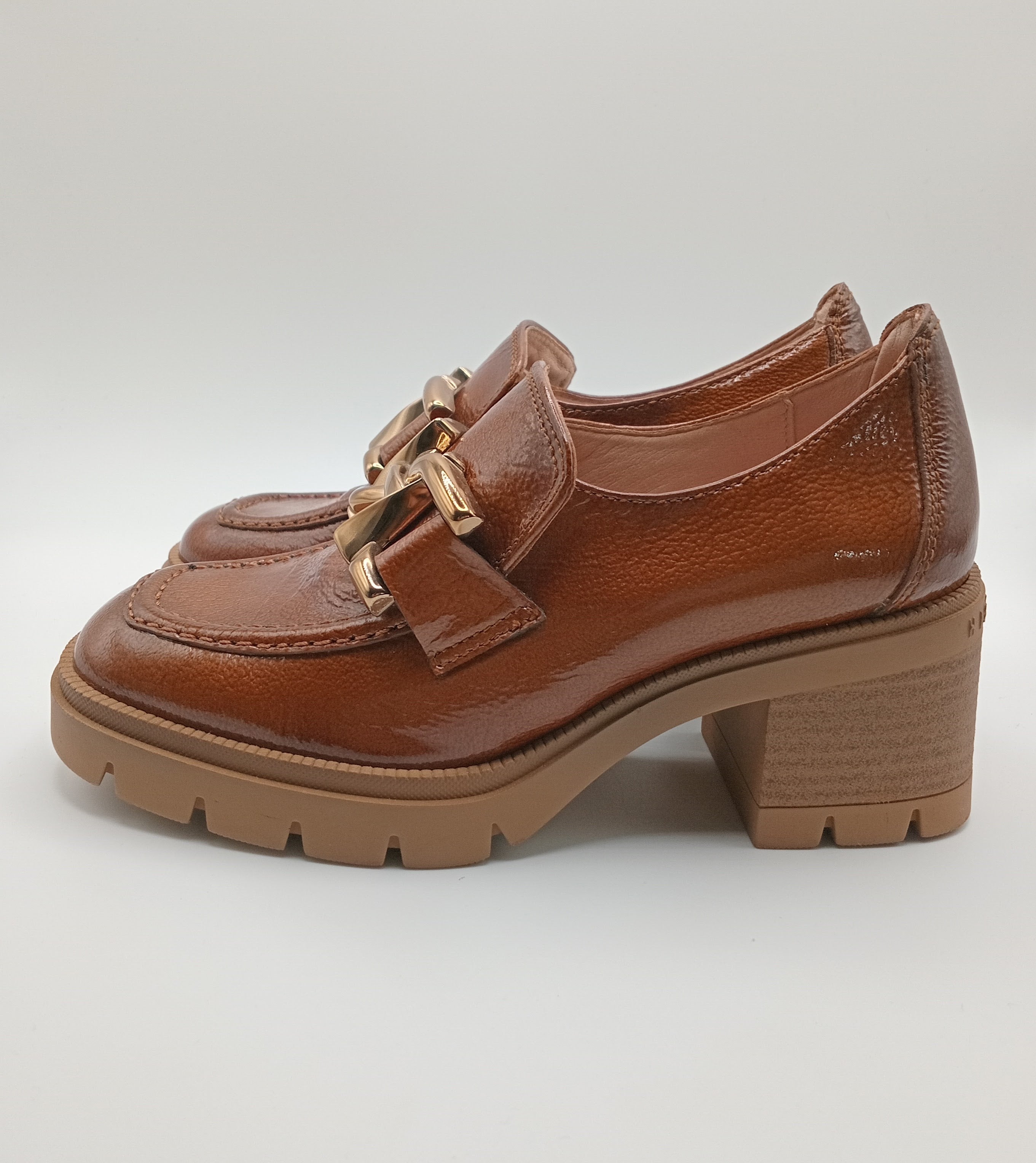 MOCASSIM SALTO HISPANITAS CASTANHO COURO FIVELA DOURADA TRATORADO