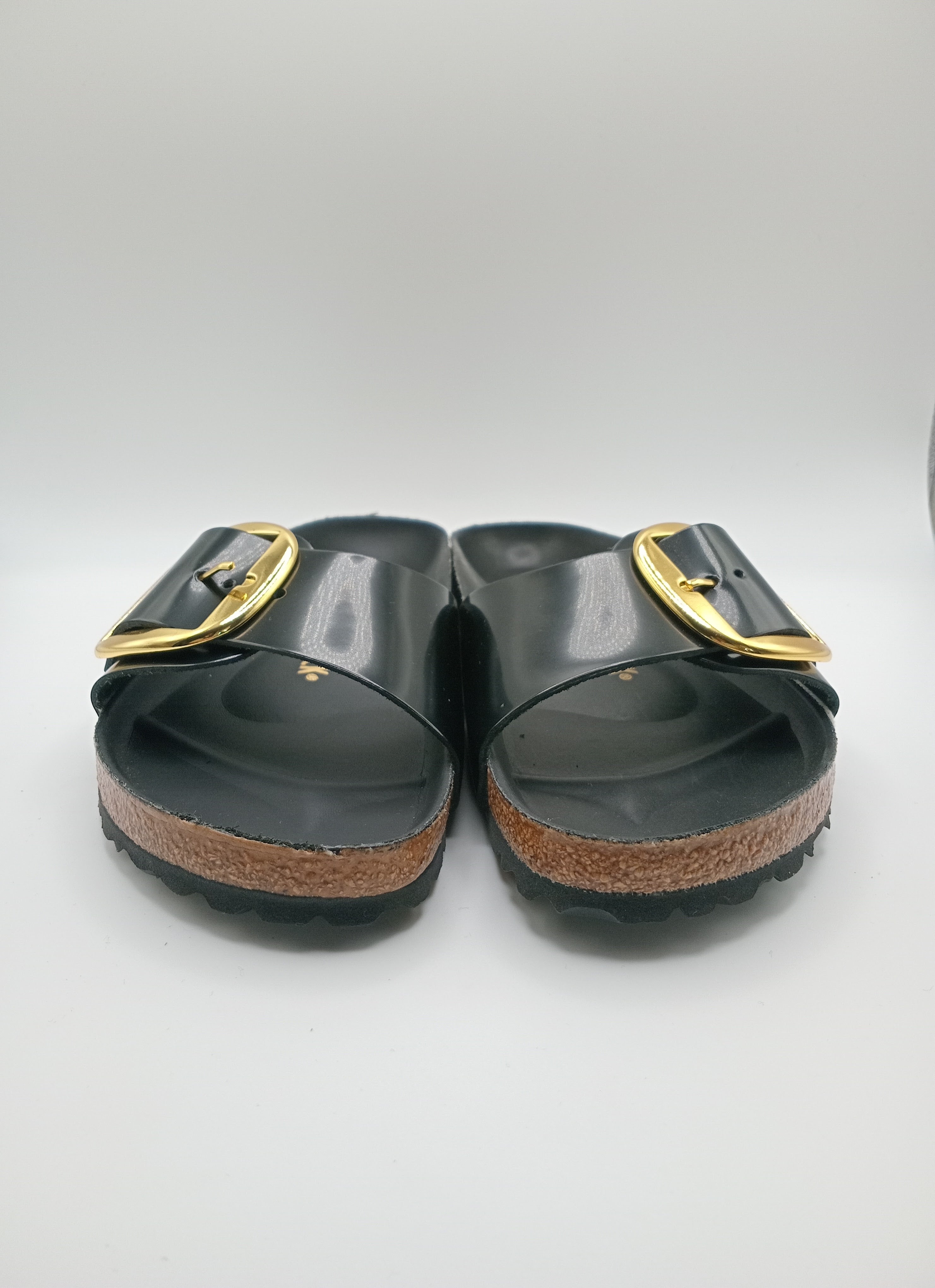 SANDÁLIA MADRID BIRKENSTOCK BLACK FIVELA DOURADA COURO VERNIZ PRETO