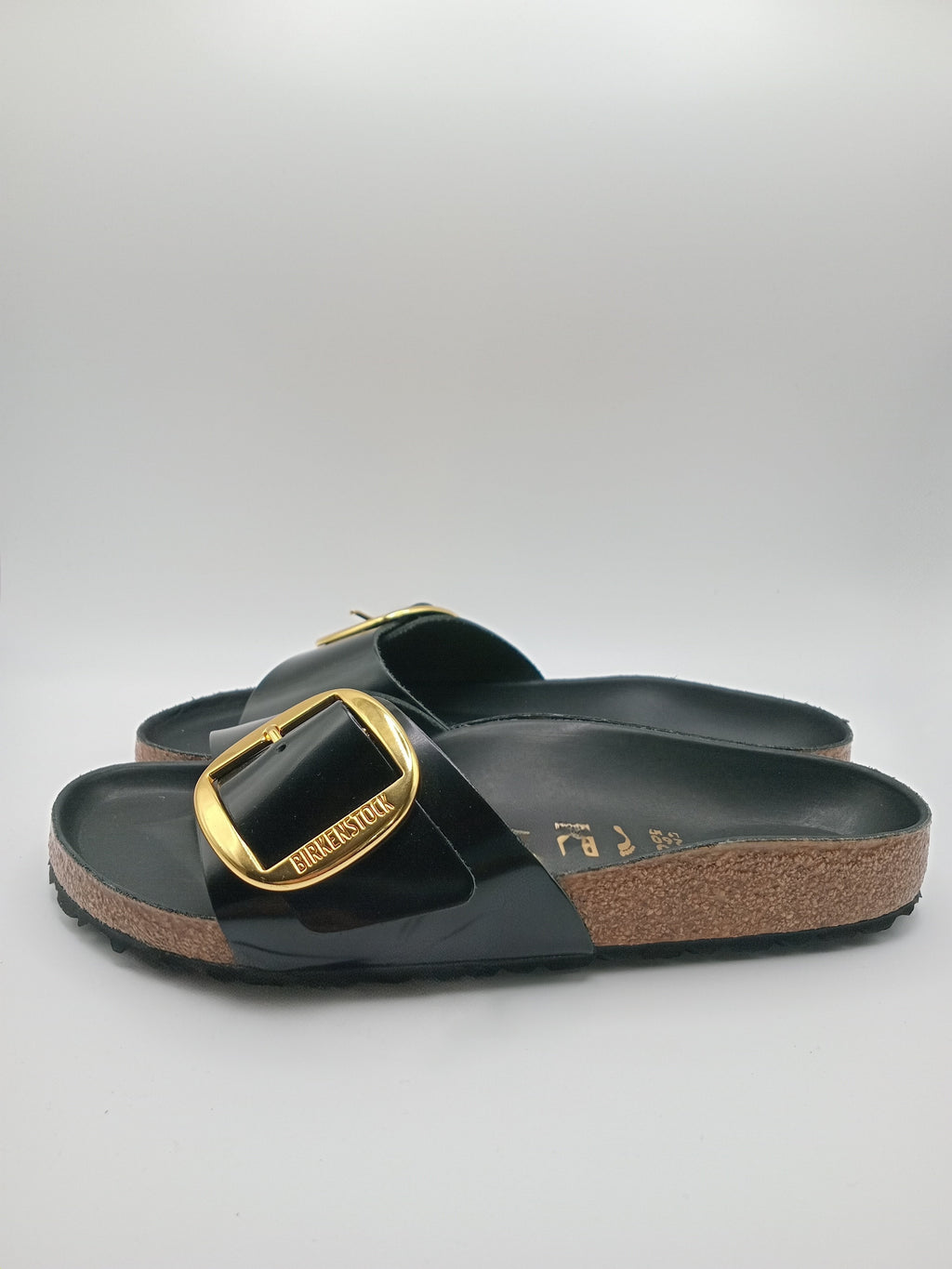 SANDÁLIA MADRID BIRKENSTOCK BLACK FIVELA DOURADA COURO VERNIZ PRETO