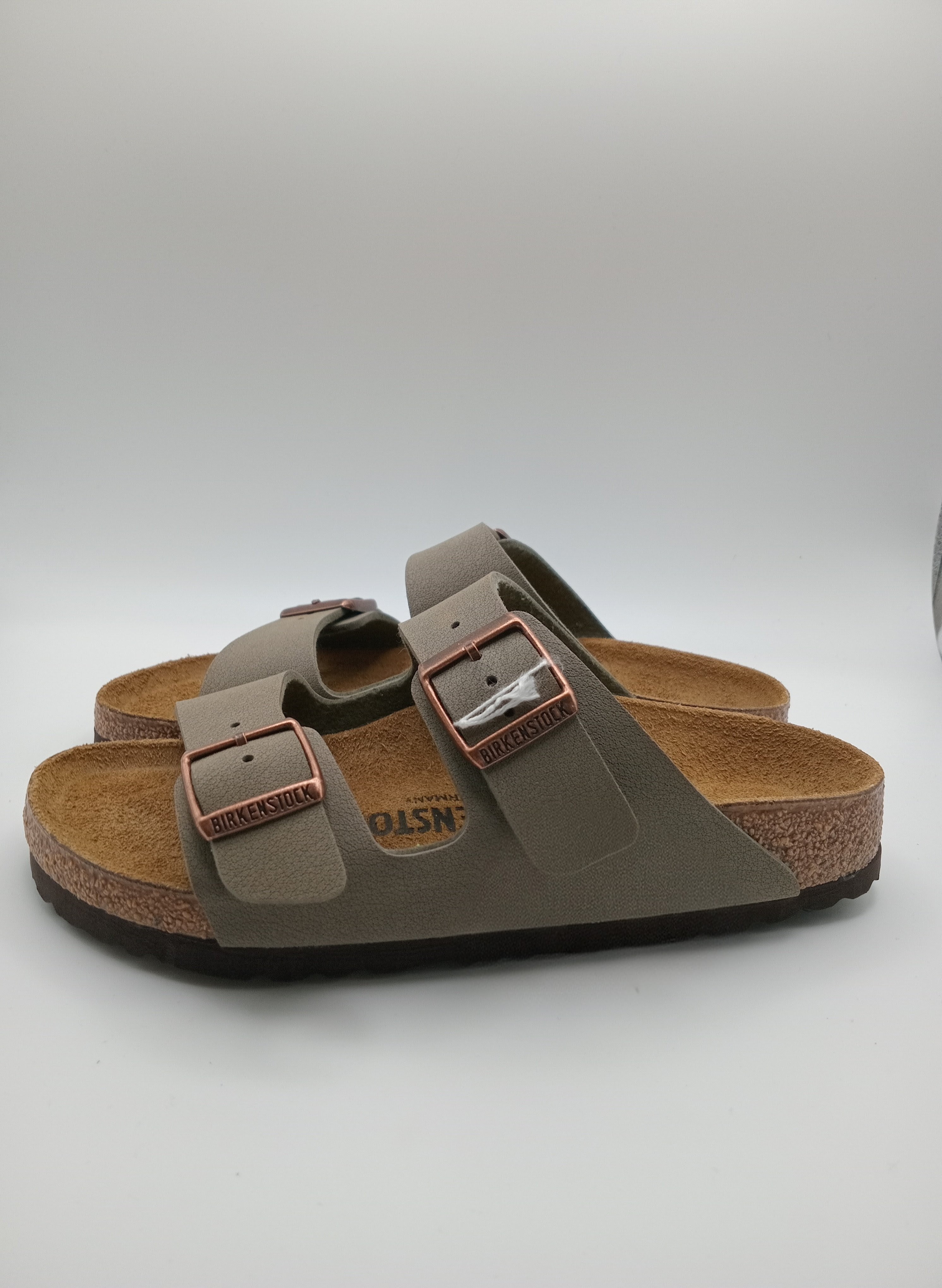 Sandálias Birkenstock Arizona Stone de Camurça Verde cinzento; Chinelos de Cortiça Ergonómicos com Fivelas de Cobre Ajustáveis para Mulher e Homem