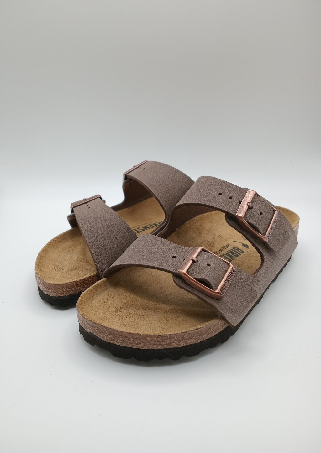 Sandálias Birkenstock Arizona Mooca de Camurça Castanho; Chinelos de Cortiça Ergonómicos com Fivelas de Cobre Ajustáveis para Mulher e Homem