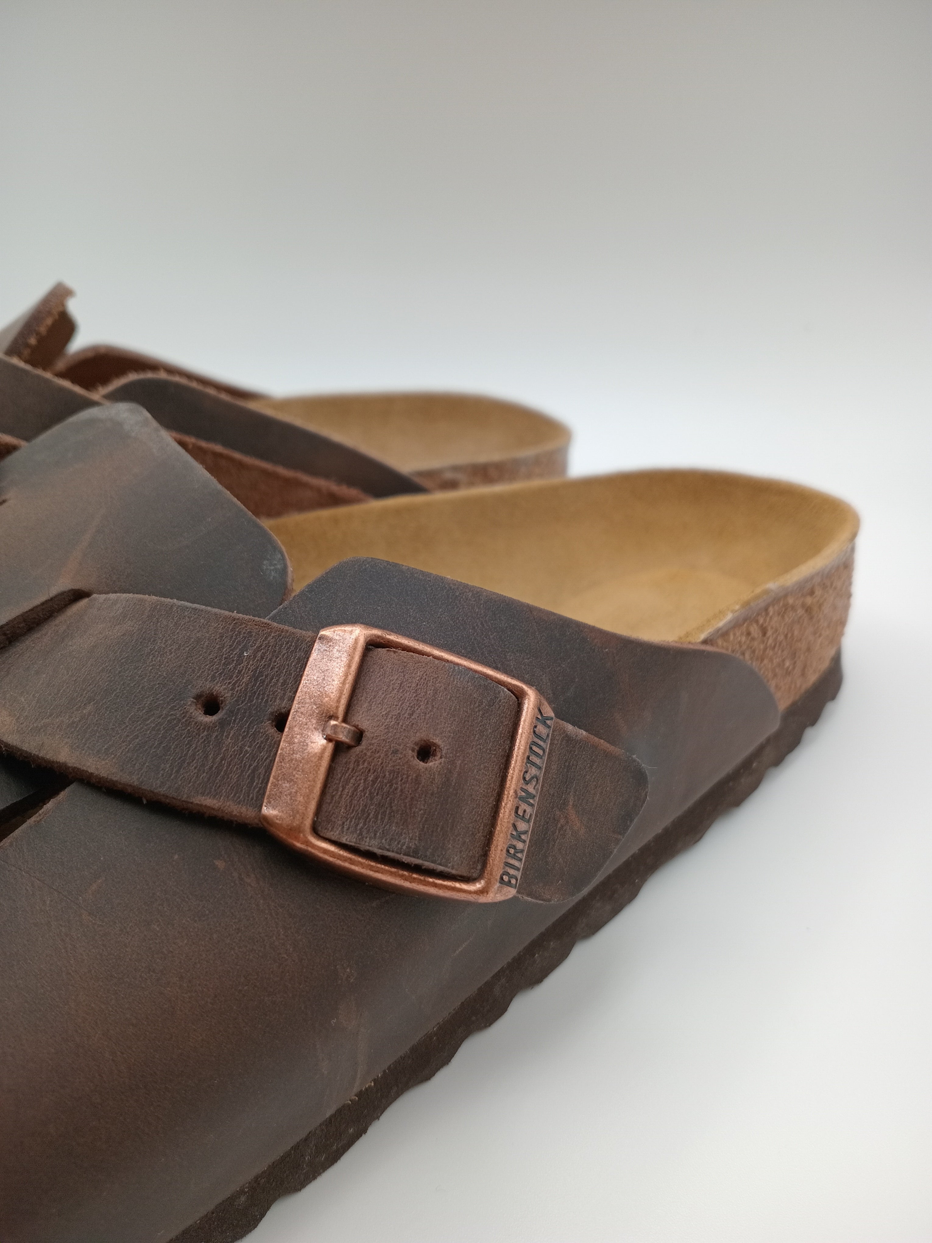 SOCAS BOSTON BS BIRKENSTOCK HABANA FIVELA COBRE COURO CASTANHO ESCURO