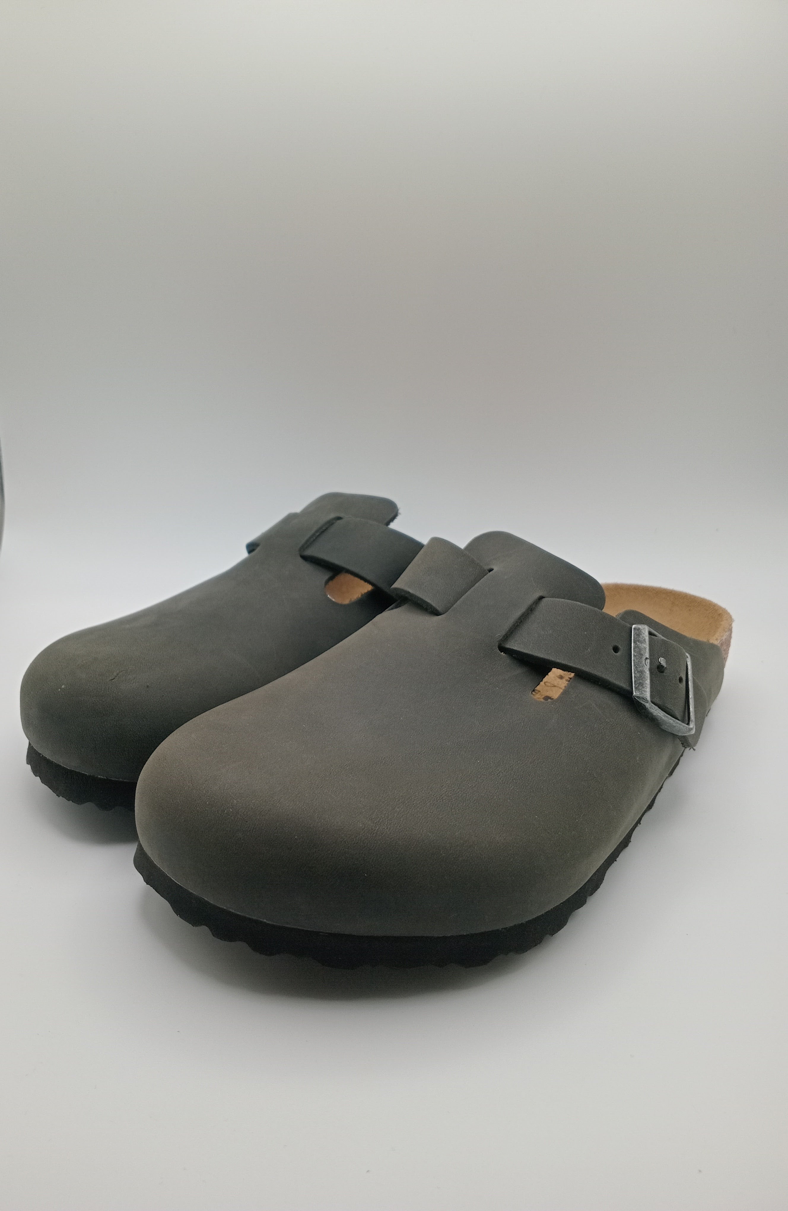 SOCAS BOSTON BS BIRKENSTOCK DESERT DUST BLACK FIVELA PRATA COURO PRETO