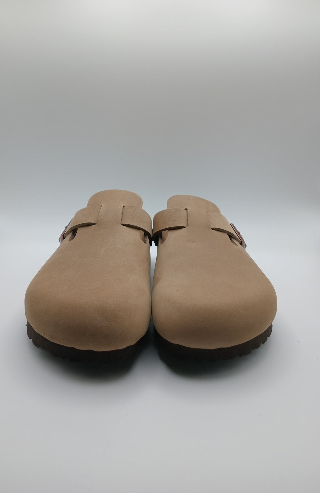 Sapatos Birkenstock Boston BS Tabacco Brown Bege casuais de camurça com fivela ajustável, socos confortáveis com sola de cortiça ergonómica, calçado unissexo estilo clássico para uso diário