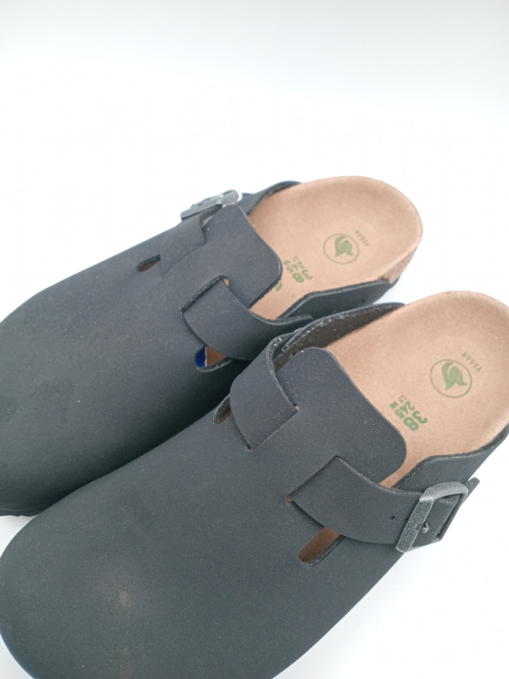 Sapatos Birkenstock Vegan Boston Black casuais de camurça com fivela ajustável, socos confortáveis com sola de cortiça ergonómica, calçado unissexo estilo clássico para uso diário