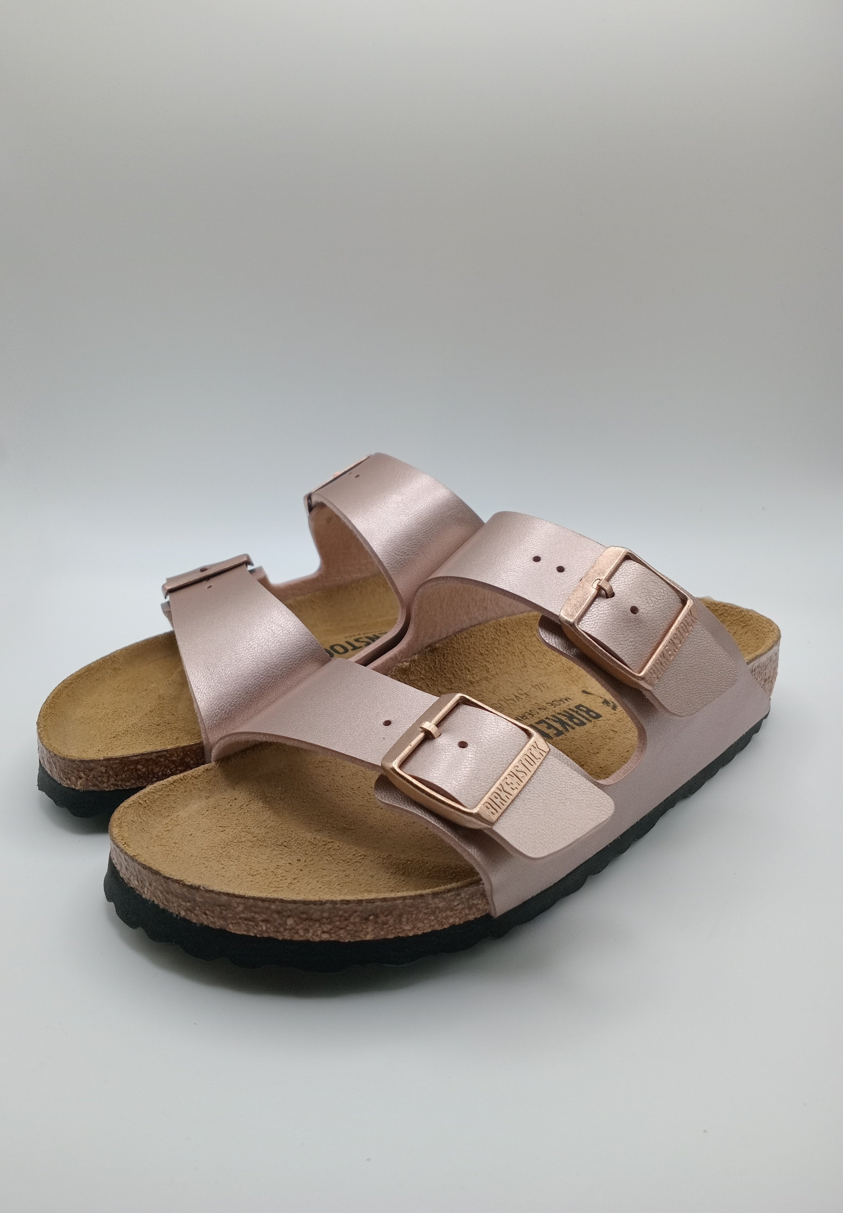 SANDÁLIA ARIZONA BS BIRKENSTOCK COPPER FIVELA NUDE COURO ROSE ACETINADO