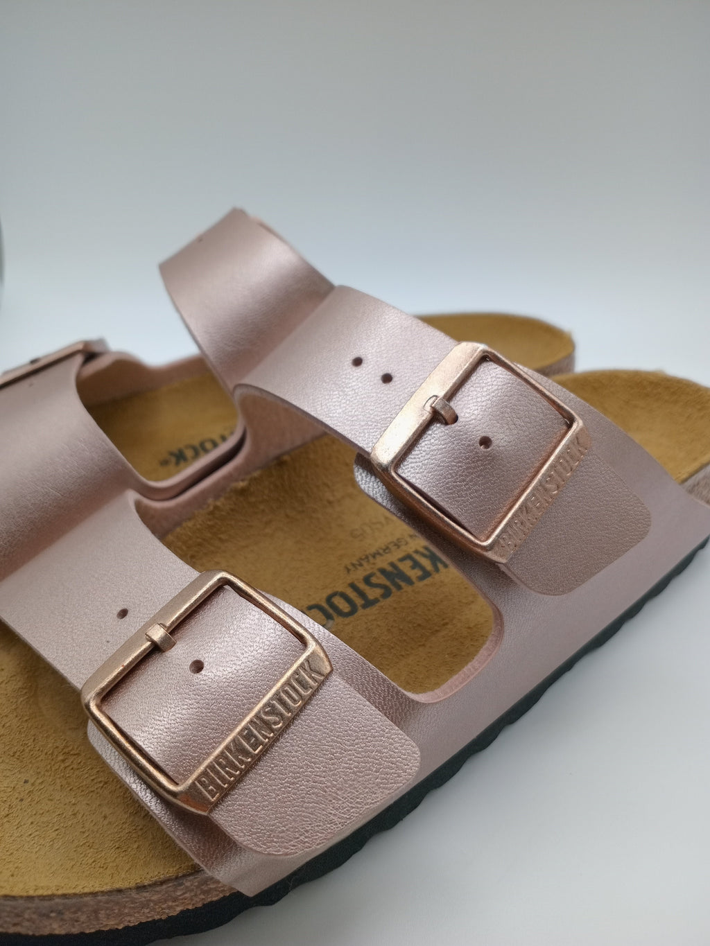 SANDÁLIA ARIZONA BS BIRKENSTOCK COPPER FIVELA NUDE COURO ROSE ACETINADO