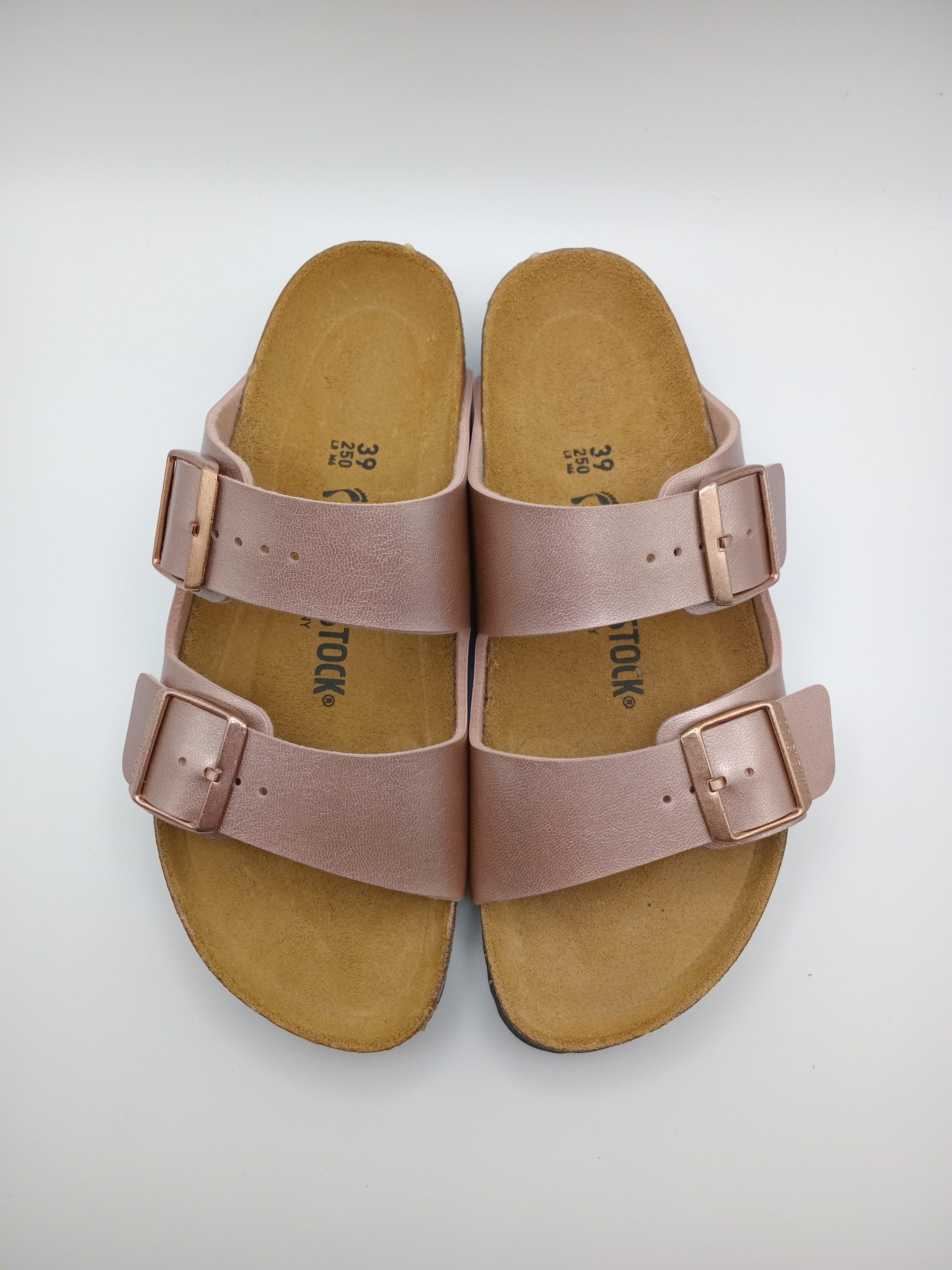 SANDÁLIA ARIZONA BS BIRKENSTOCK COPPER FIVELA NUDE COURO ROSE ACETINADO