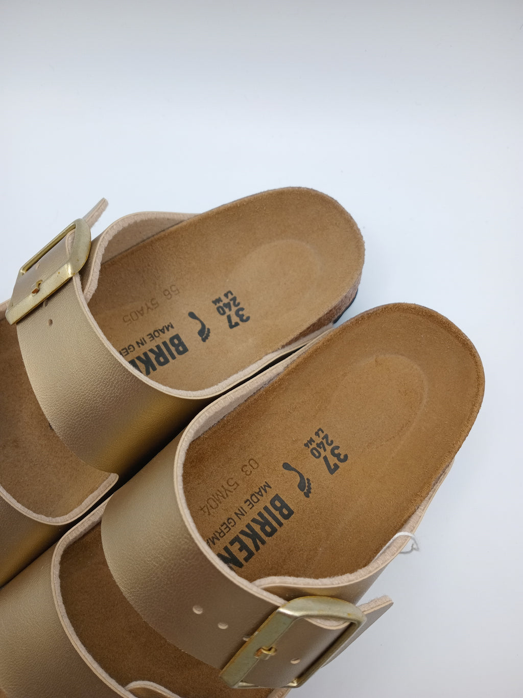 SANDÁLIA ARIZONA BS BIRKENSTOCK GOLD FIVELA DOURADA COURO DOURADO ACETINADO