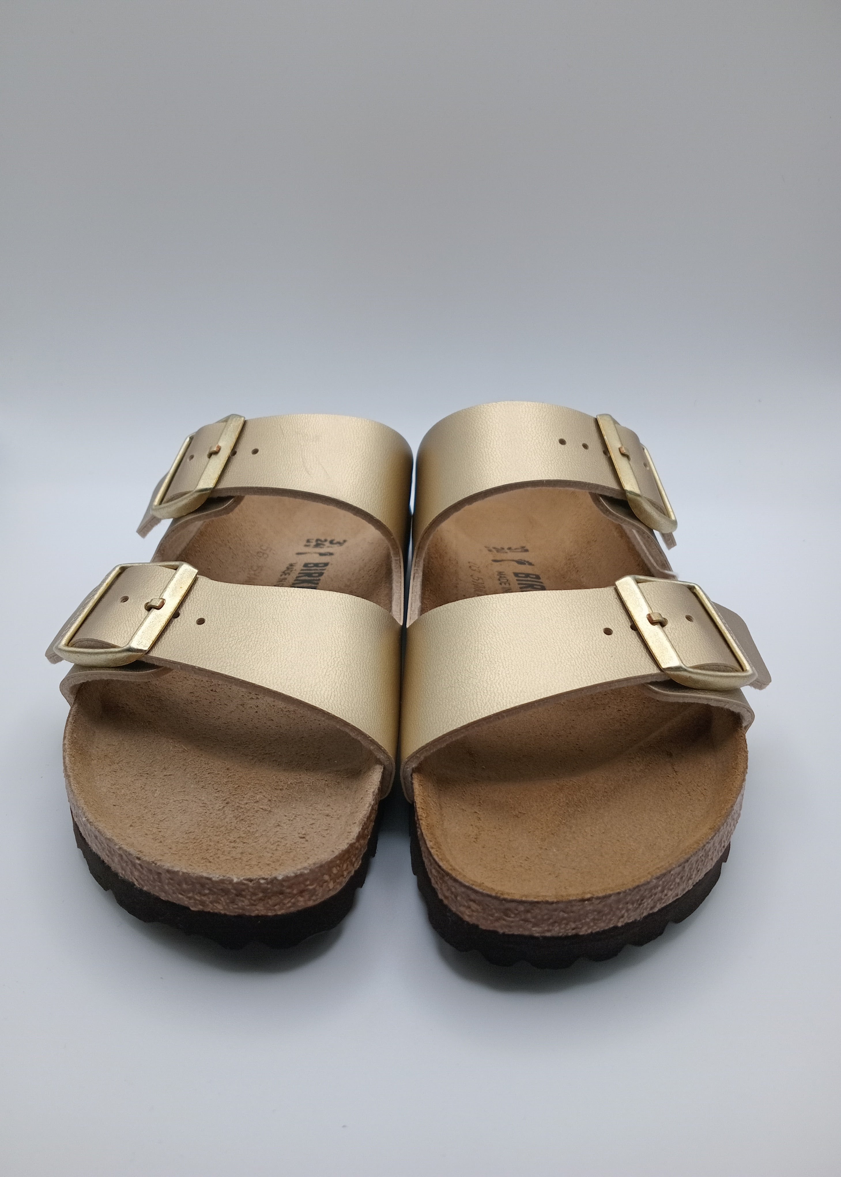 SANDÁLIA ARIZONA BS BIRKENSTOCK GOLD FIVELA DOURADA COURO DOURADO ACETINADO