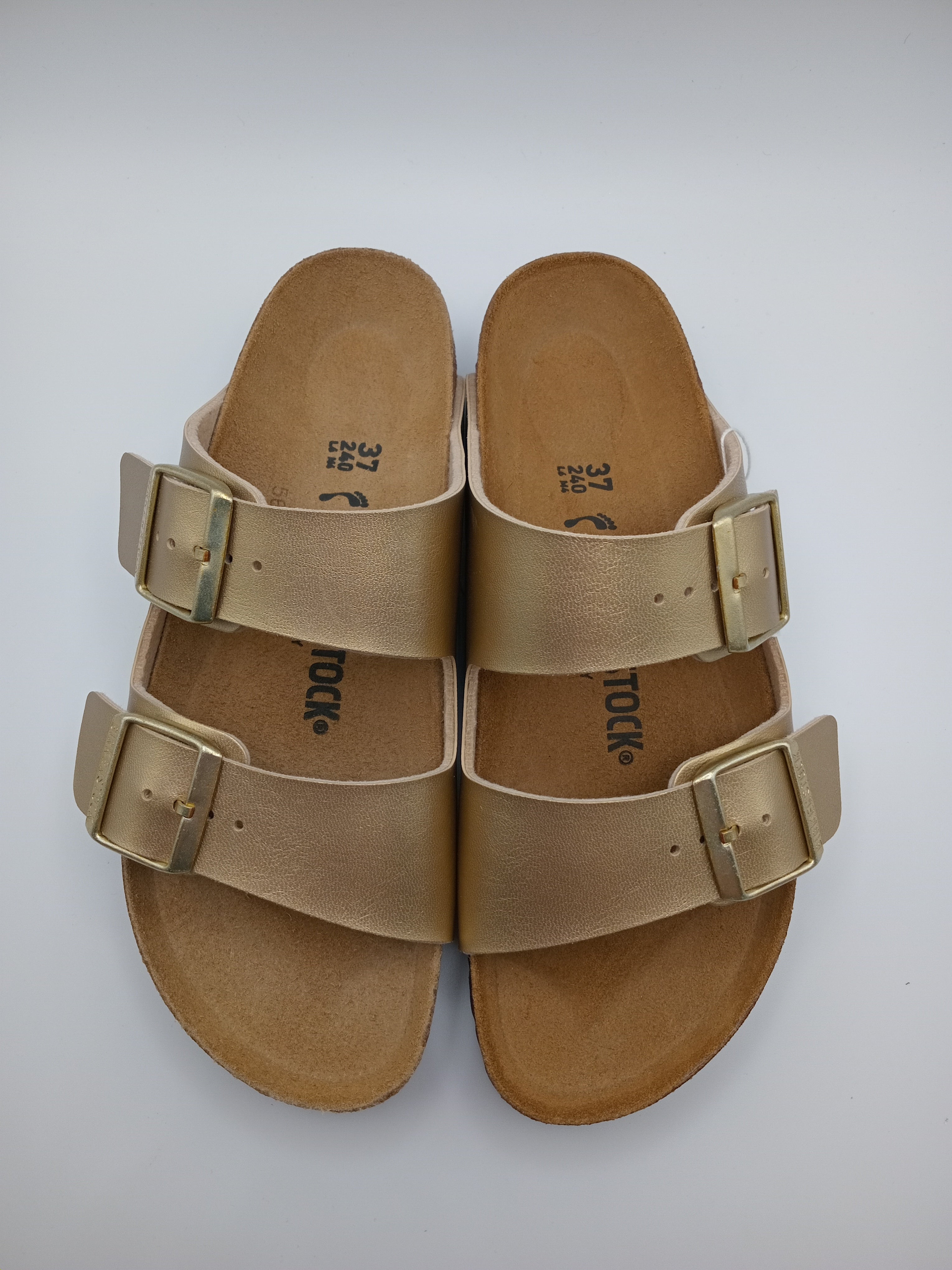 SANDÁLIA ARIZONA BS BIRKENSTOCK GOLD FIVELA DOURADA COURO DOURADO ACETINADO