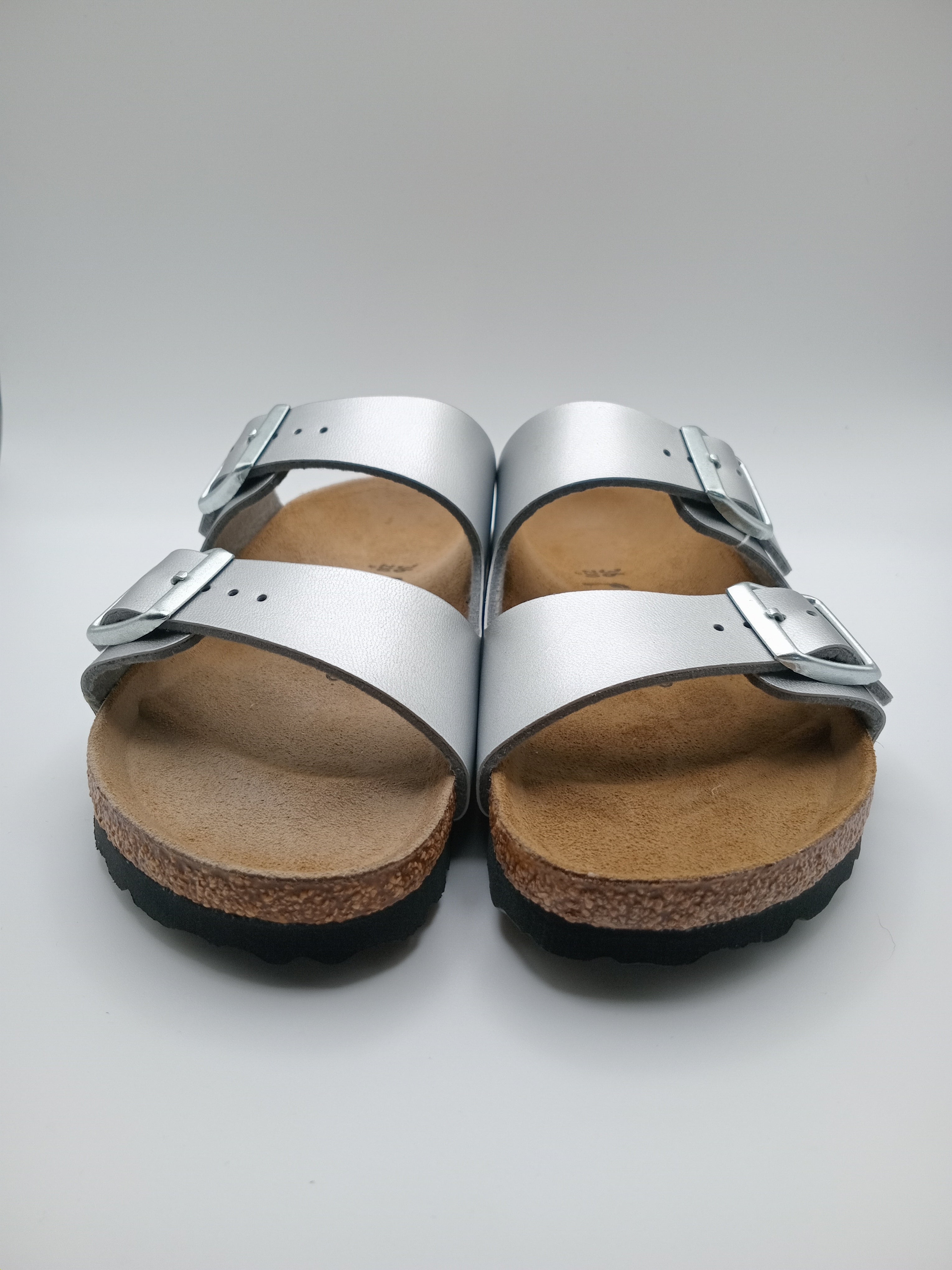 SANDÁLIA ARIZONA BS BIRKENSTOCK SILVER FIVELA PRATA COURO PRATA ACETINADO