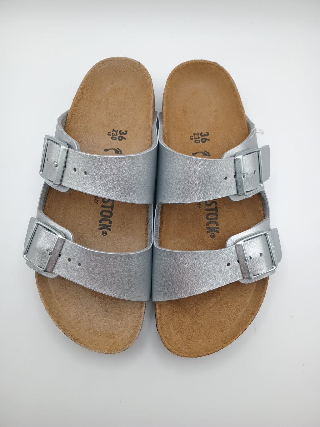 SANDÁLIA ARIZONA BS BIRKENSTOCK SILVER FIVELA PRATA COURO PRATA ACETINADO