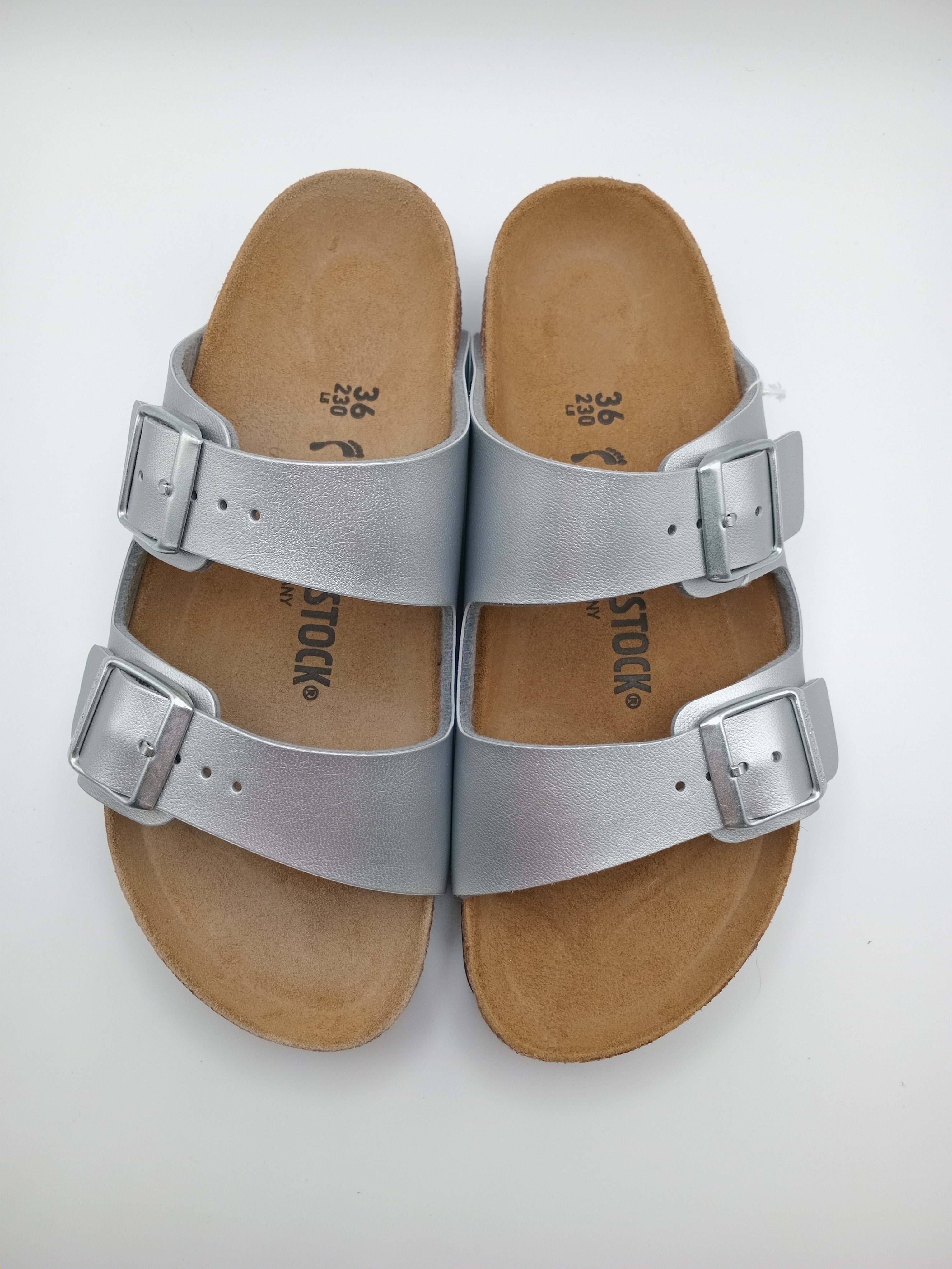 SANDÁLIA ARIZONA BS BIRKENSTOCK SILVER FIVELA PRATA COURO PRATA ACETINADO