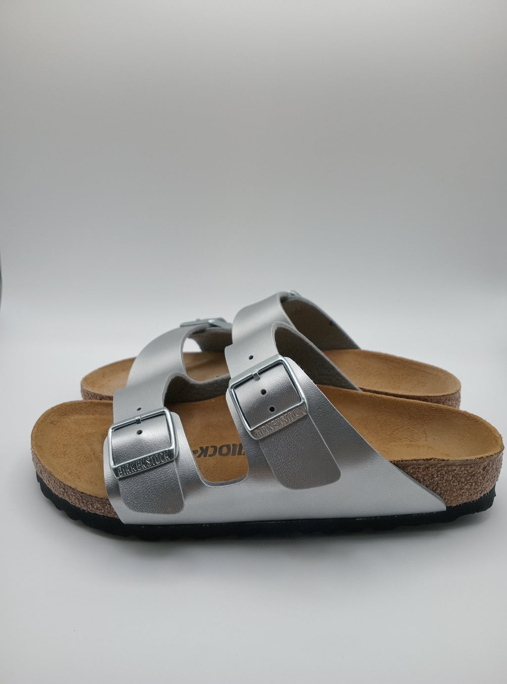 SANDÁLIA ARIZONA BS BIRKENSTOCK SILVER FIVELA PRATA COURO PRATA ACETINADO