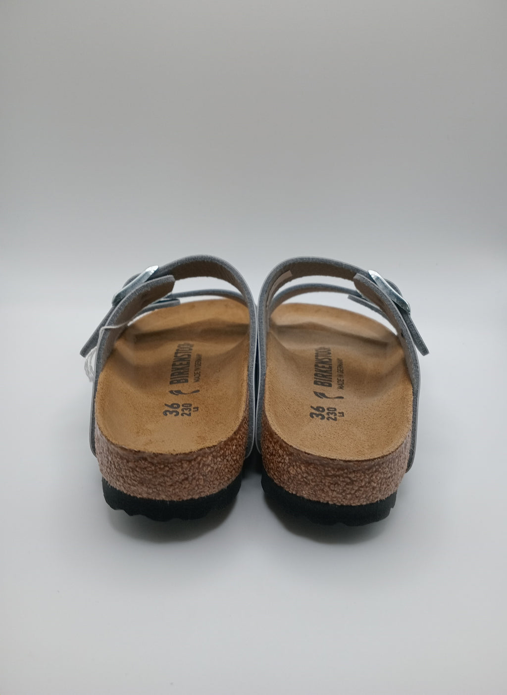 SANDÁLIA ARIZONA BS BIRKENSTOCK SILVER FIVELA PRATA COURO PRATA ACETINADO