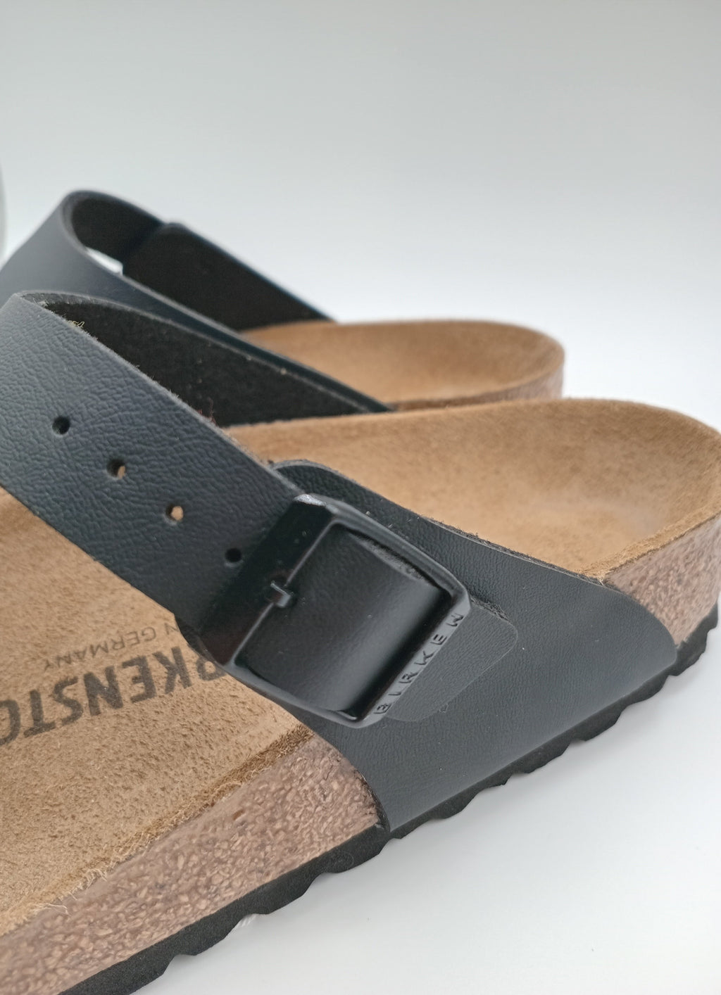 SANDÁLIA GIZEH BS BIRKENSTOCK BLACK FIVELA PRETA COURO PRETO