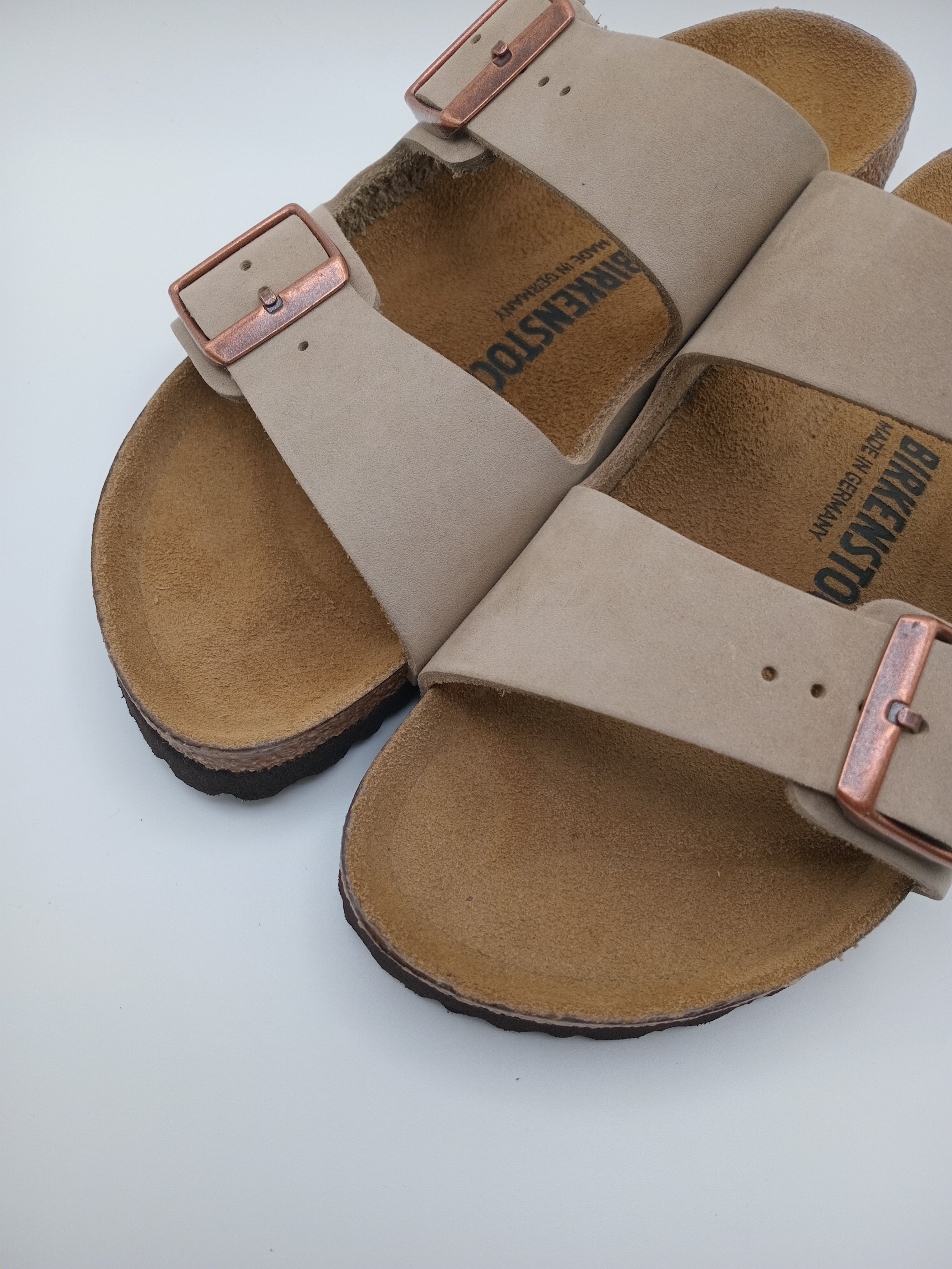 SANDÁLIA ARIZONA BS BIRKENSTOCK BEIGE FIVELA COBRE COURO BEGE