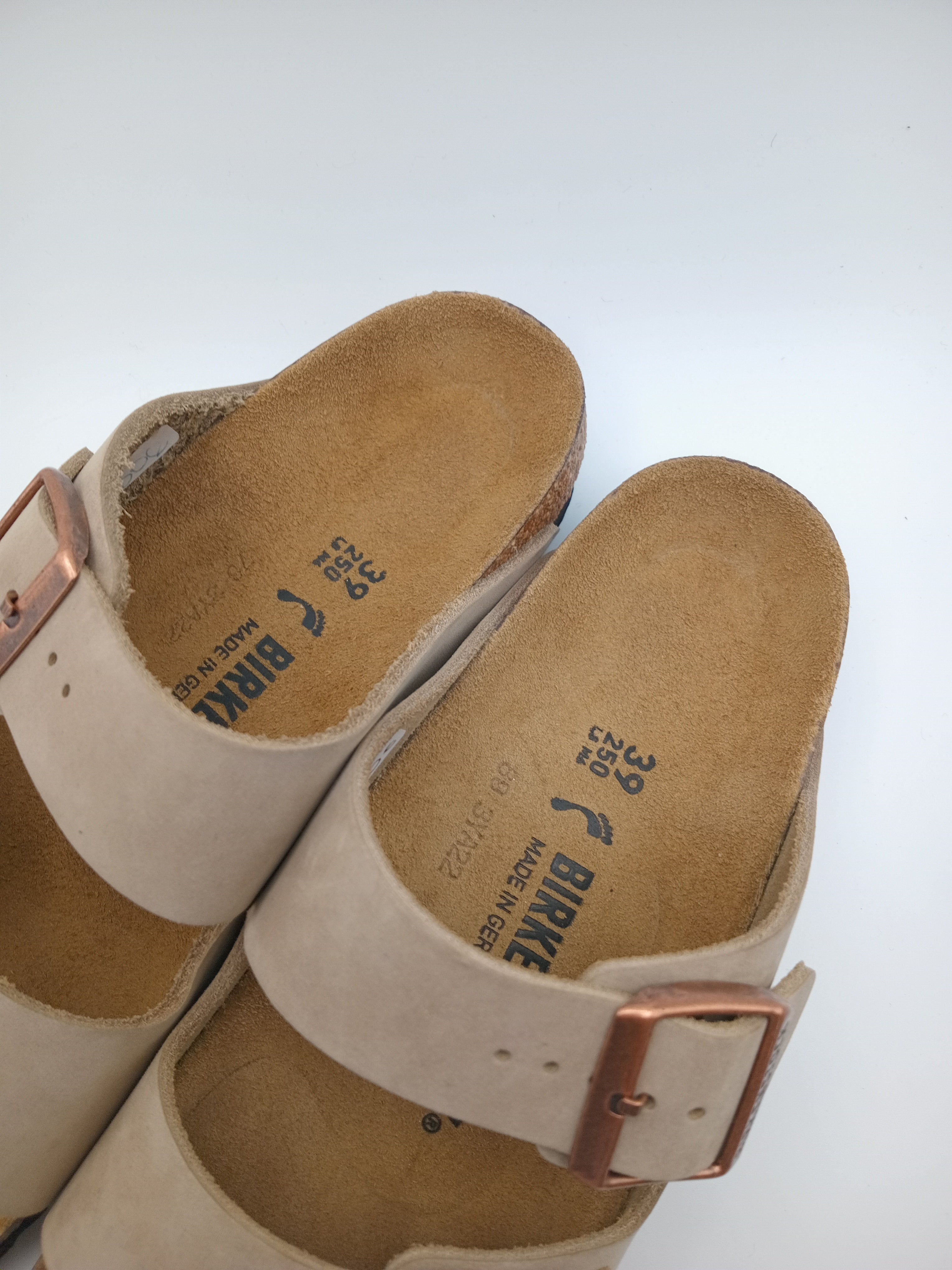 SANDÁLIA ARIZONA BS BIRKENSTOCK BEIGE FIVELA COBRE COURO BEGE