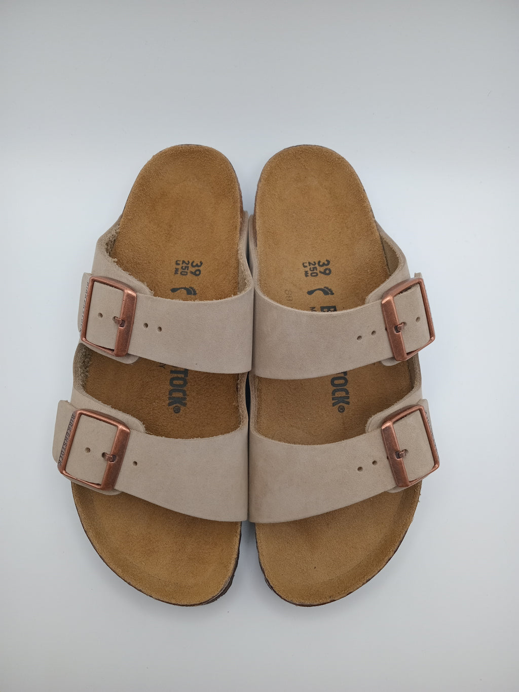 SANDÁLIA ARIZONA BS BIRKENSTOCK BEIGE FIVELA COBRE COURO BEGE