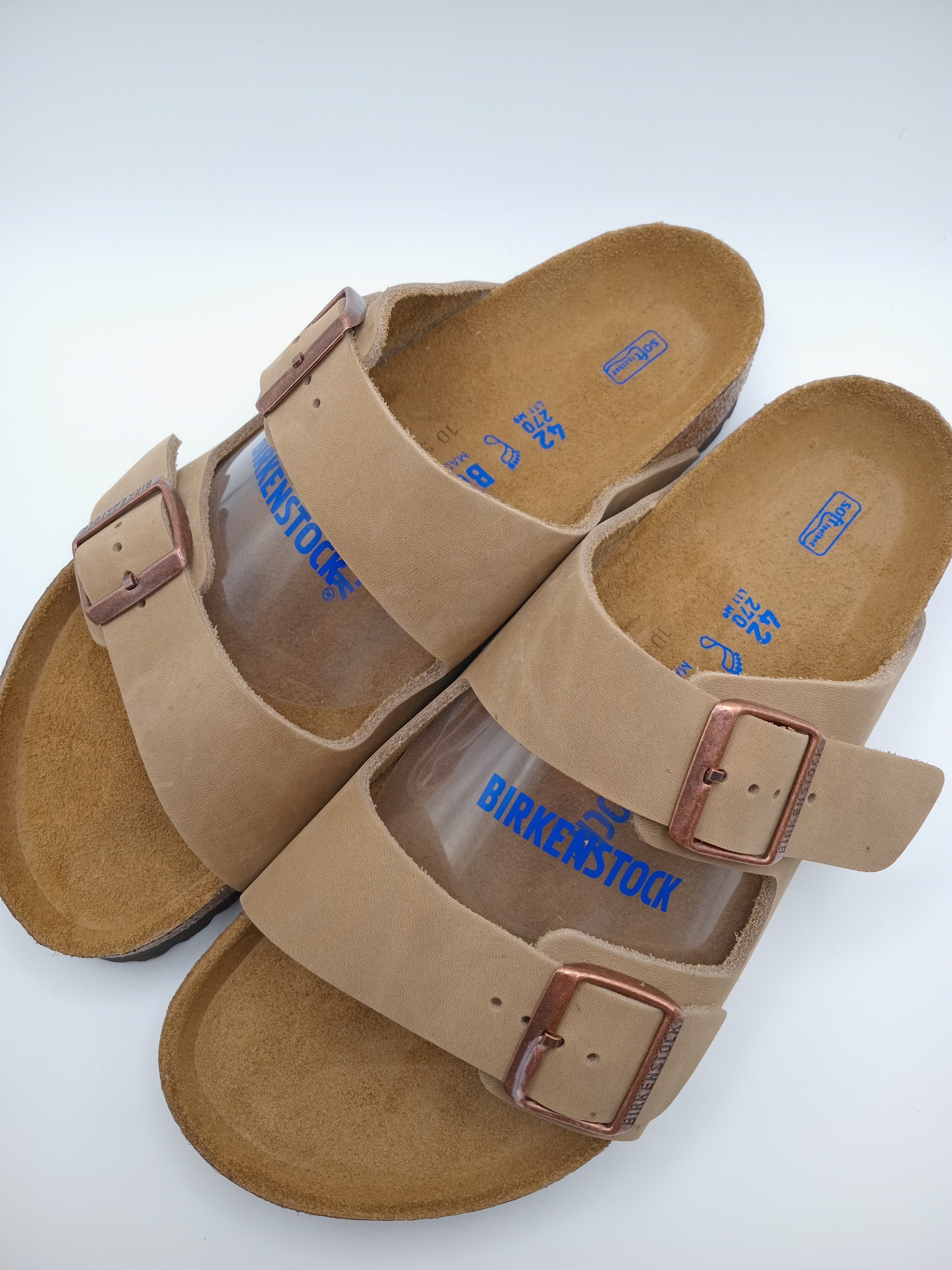 SANDÁLIA ARIZONA BS BIRKENSTOCK TABACCO BROWN FIVELA COBRE COURO BEGE