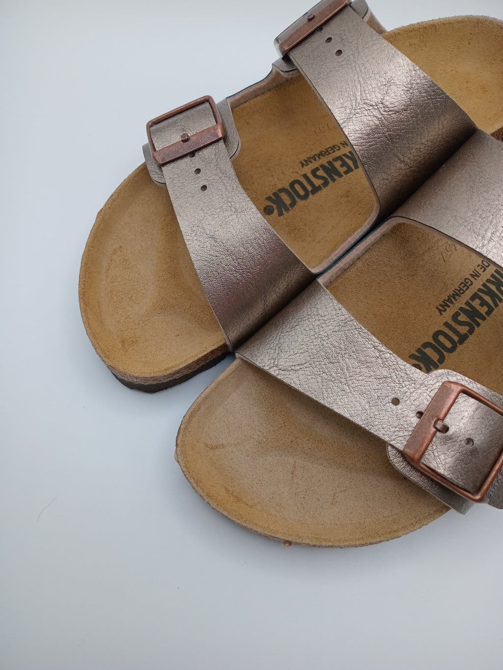 SANDÁLIA ARIZONA BS BIRKENSTOCK GRACEFUL TAUPE  FIVELA COBRE COURO BRONZE EFEITO COBRA