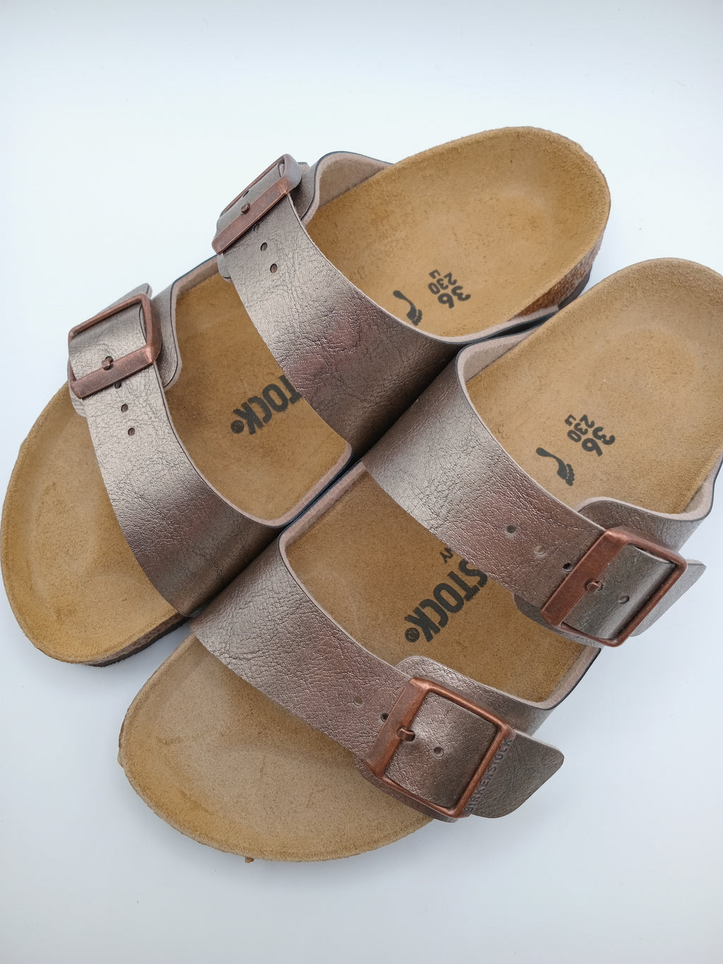 SANDÁLIA ARIZONA BS BIRKENSTOCK GRACEFUL TAUPE  FIVELA COBRE COURO BRONZE EFEITO COBRA