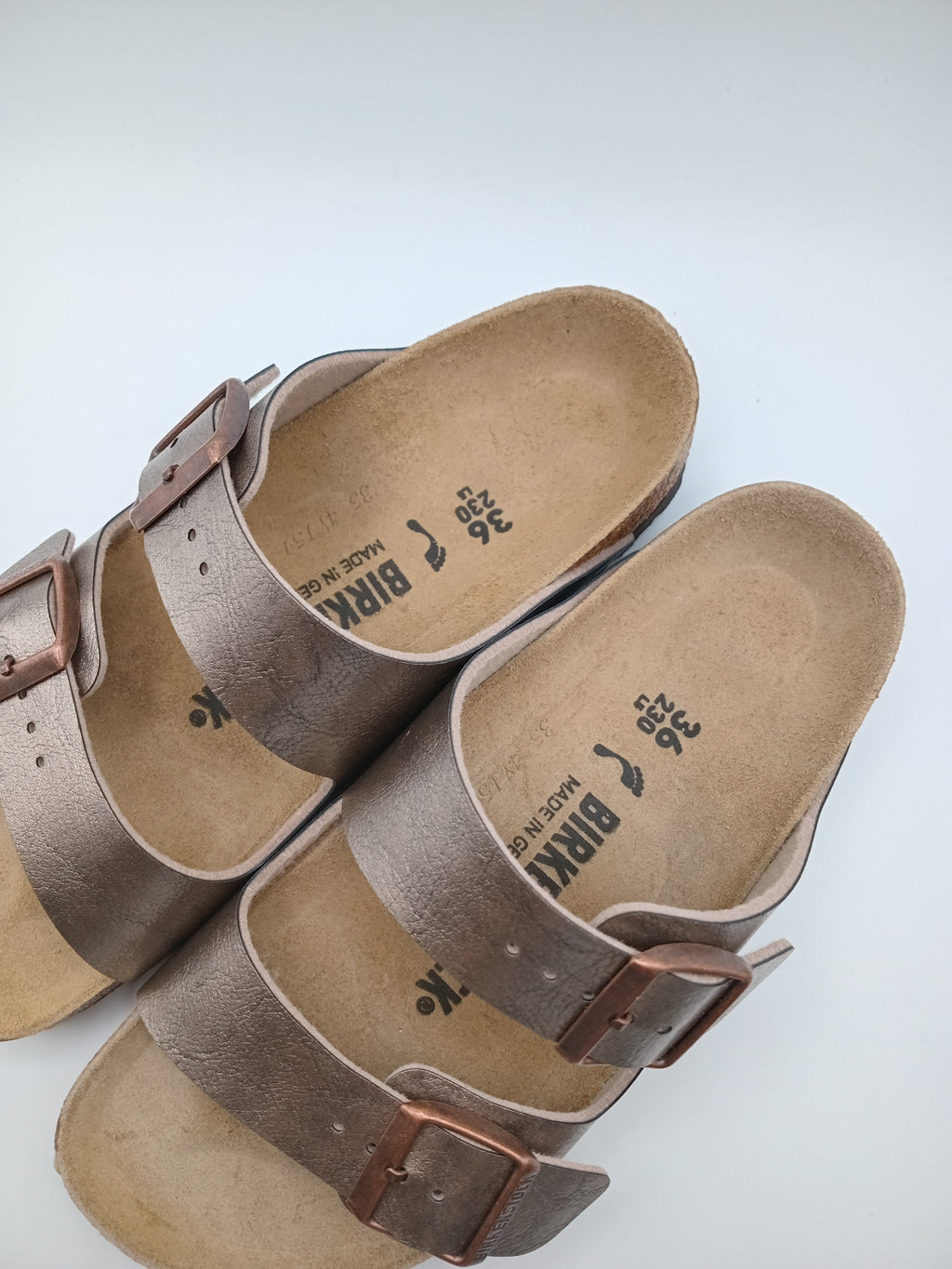 SANDÁLIA ARIZONA BS BIRKENSTOCK GRACEFUL TAUPE  FIVELA COBRE COURO BRONZE EFEITO COBRA