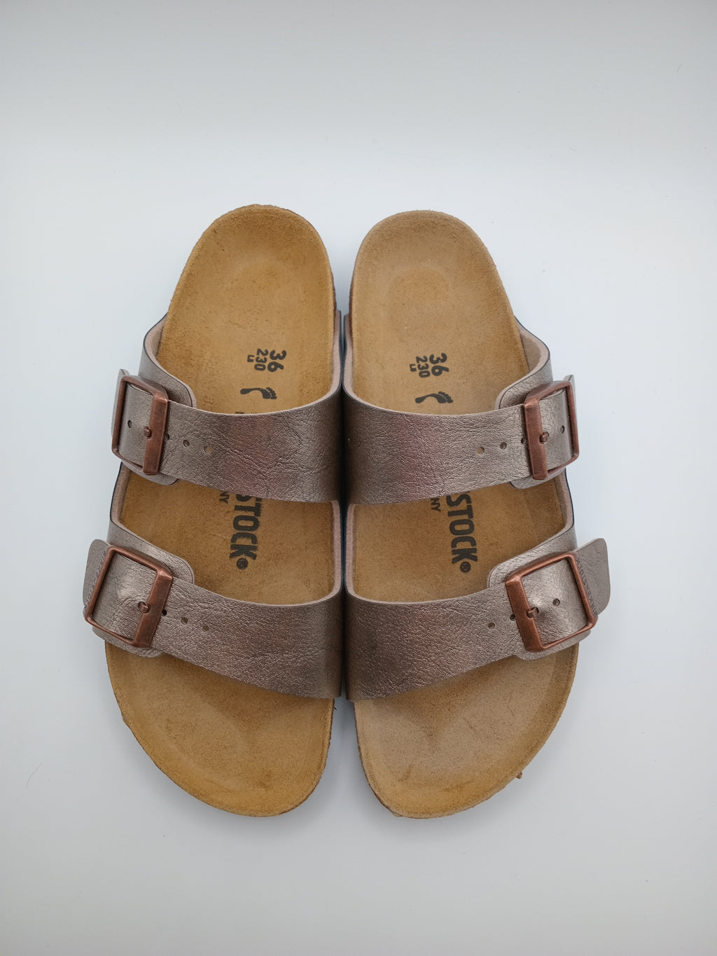 SANDÁLIA ARIZONA BS BIRKENSTOCK GRACEFUL TAUPE  FIVELA COBRE COURO BRONZE EFEITO COBRA