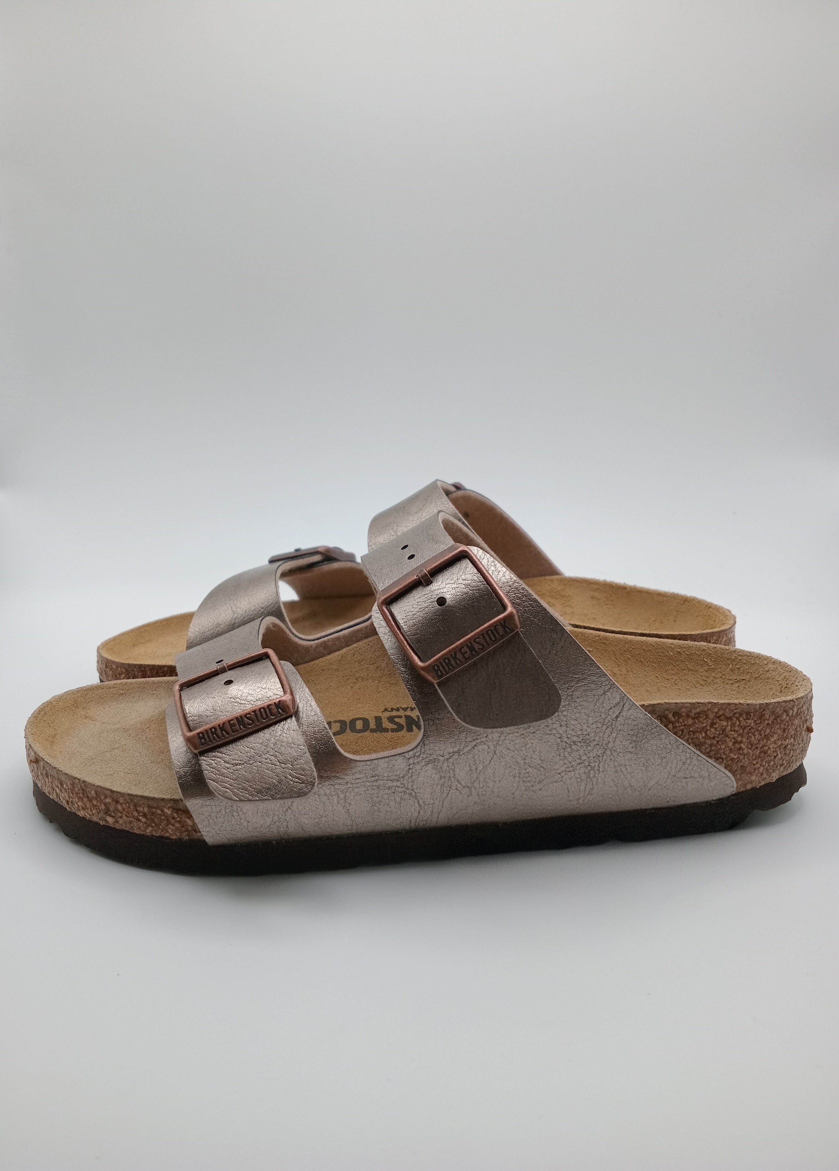 SANDÁLIA ARIZONA BS BIRKENSTOCK GRACEFUL TAUPE  FIVELA COBRE COURO BRONZE EFEITO COBRA