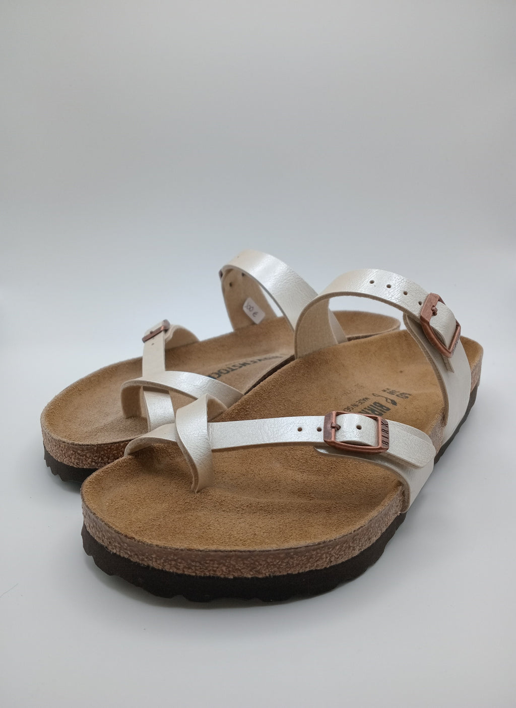 SANDÁLIA MAYARI BIRKENSTOCK GRACEFUL PEARL WHITE FIVELA COBRE COURO BRANCO PEROLADO