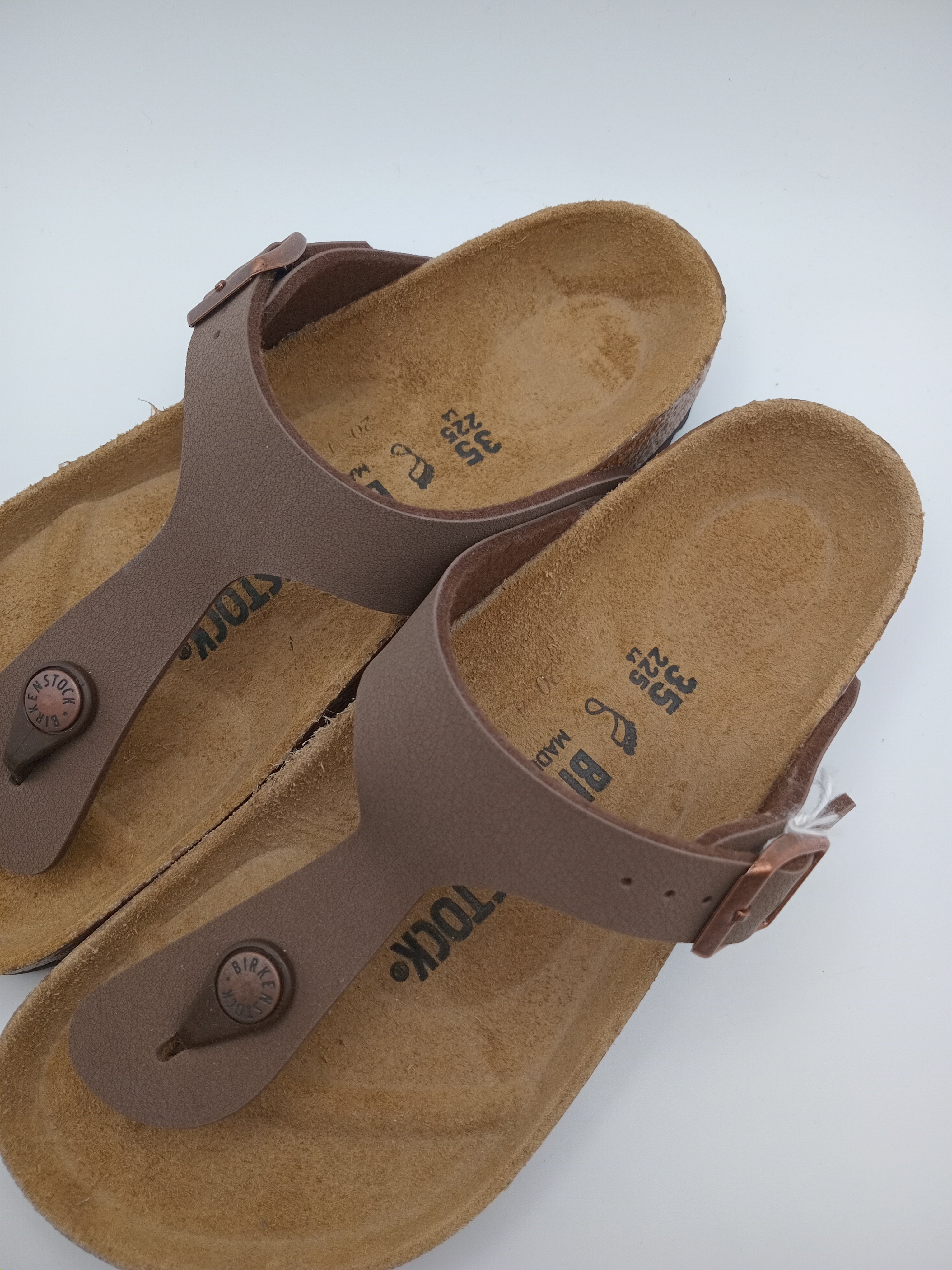 SANDÁLIA GIZEH BS BIRKENSTOCK MOCCA FIVELA COBRE COURO CASTANHO