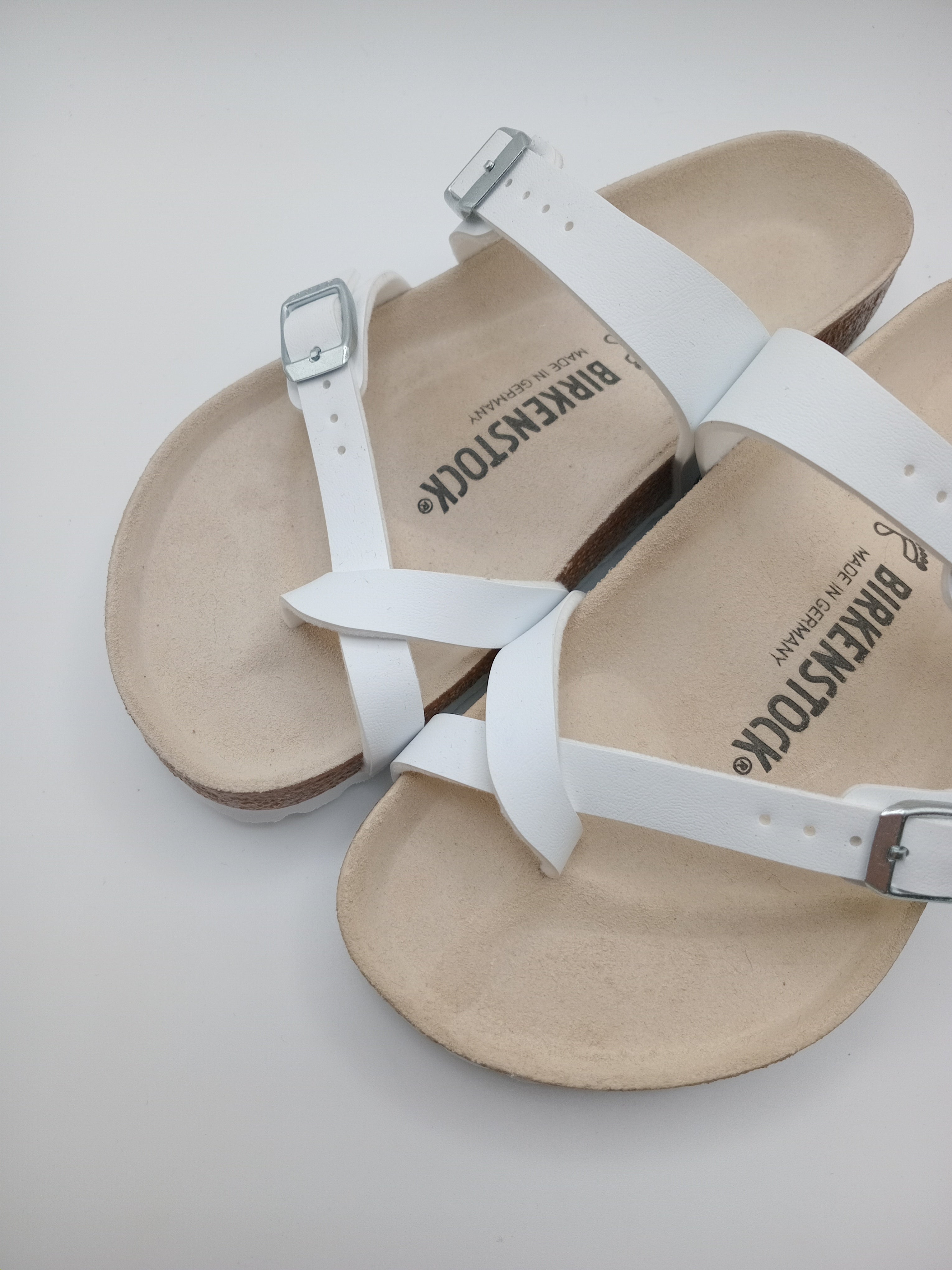 SANDÁLIA MAYARI BIRKENSTOCK WHITE FIVELA PRATA COURO BRANCO