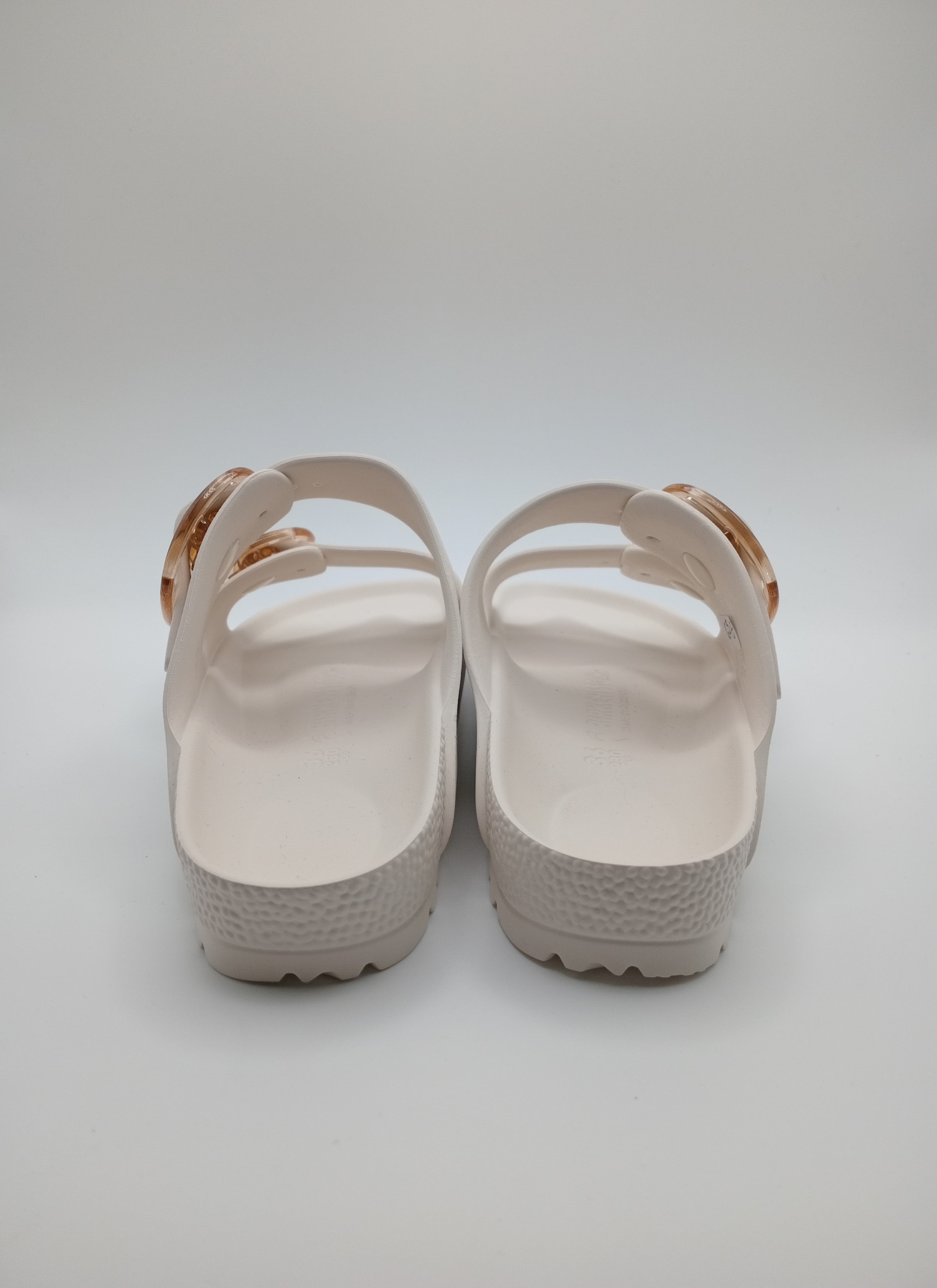 SANDÁLIA ARIZONA EVA BIRKENSTOCK OFF WHITE FIVELA CARAMELO PLÁSTICO BRANCO