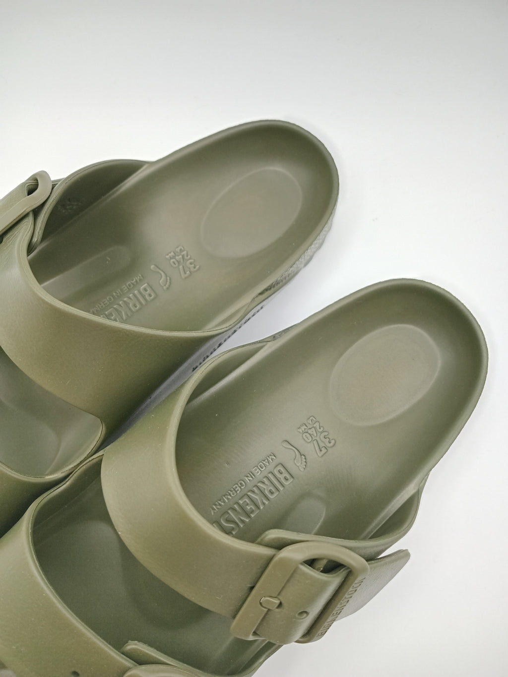 SANDÁLIA ARIZONA EVA BIRKENSTOCK KHAKI FIVELA VERDE PLÁSTICO VERDE MILITAR