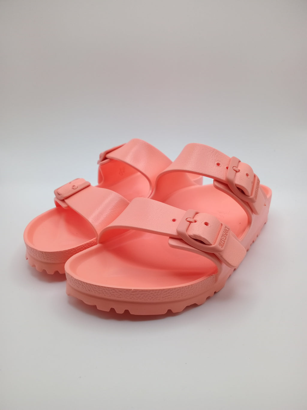 Sandálias Birkenstock Arizona EVA originais com fivelas ajustáveis, chinelos confortáveis de verão para homem e mulher, cor Coral Peach Rosa Rose Salmon, material ultraleve e resistente à água, calçado ideal para praia e lazer