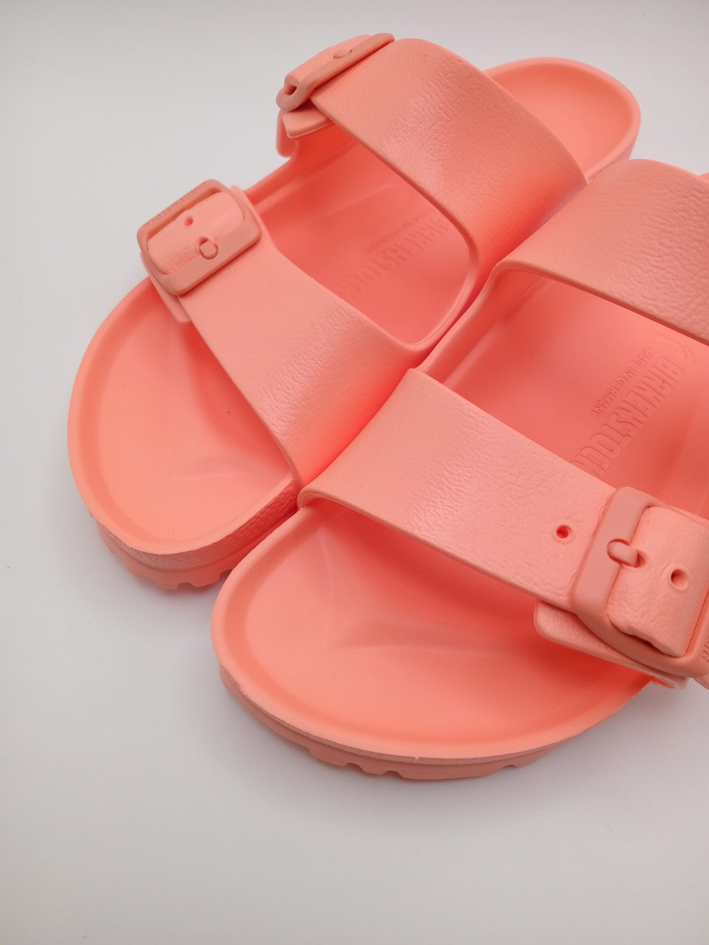 Sandálias Birkenstock Arizona EVA originais com fivelas ajustáveis, chinelos confortáveis de verão para homem e mulher, cor Coral Peach Rosa Rose Salmon, material ultraleve e resistente à água, calçado ideal para praia e lazer