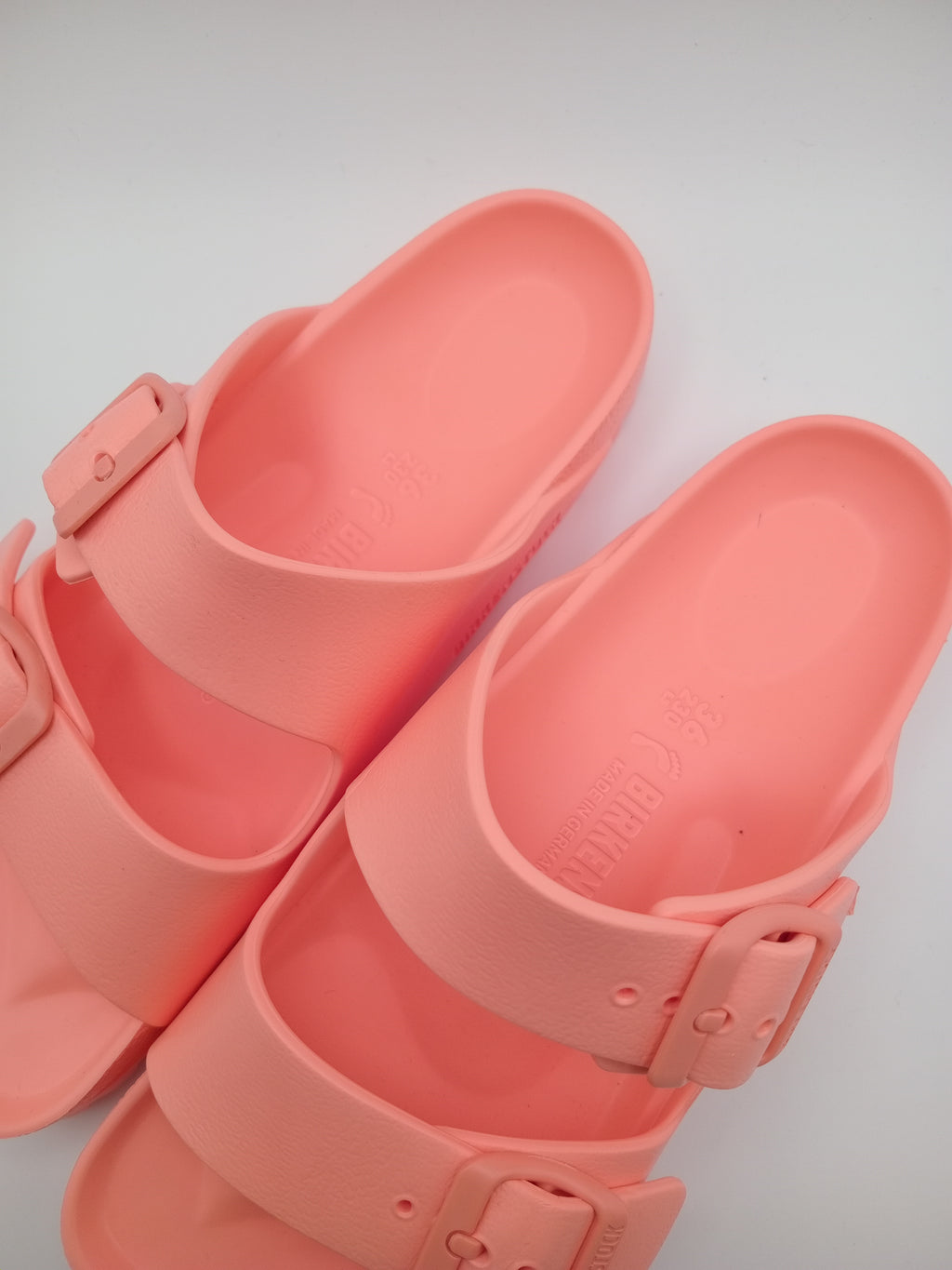 Sandálias Birkenstock Arizona EVA originais com fivelas ajustáveis, chinelos confortáveis de verão para homem e mulher, cor Coral Peach Rosa Rose Salmon, material ultraleve e resistente à água, calçado ideal para praia e lazer