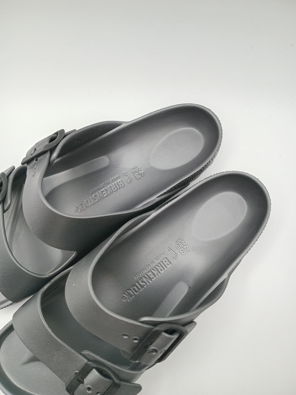 SANDÁLIA ARIZONA EVA BIRKENSTOCK GRAY FIVELA CINZA PLÁSTICO ASFALTO