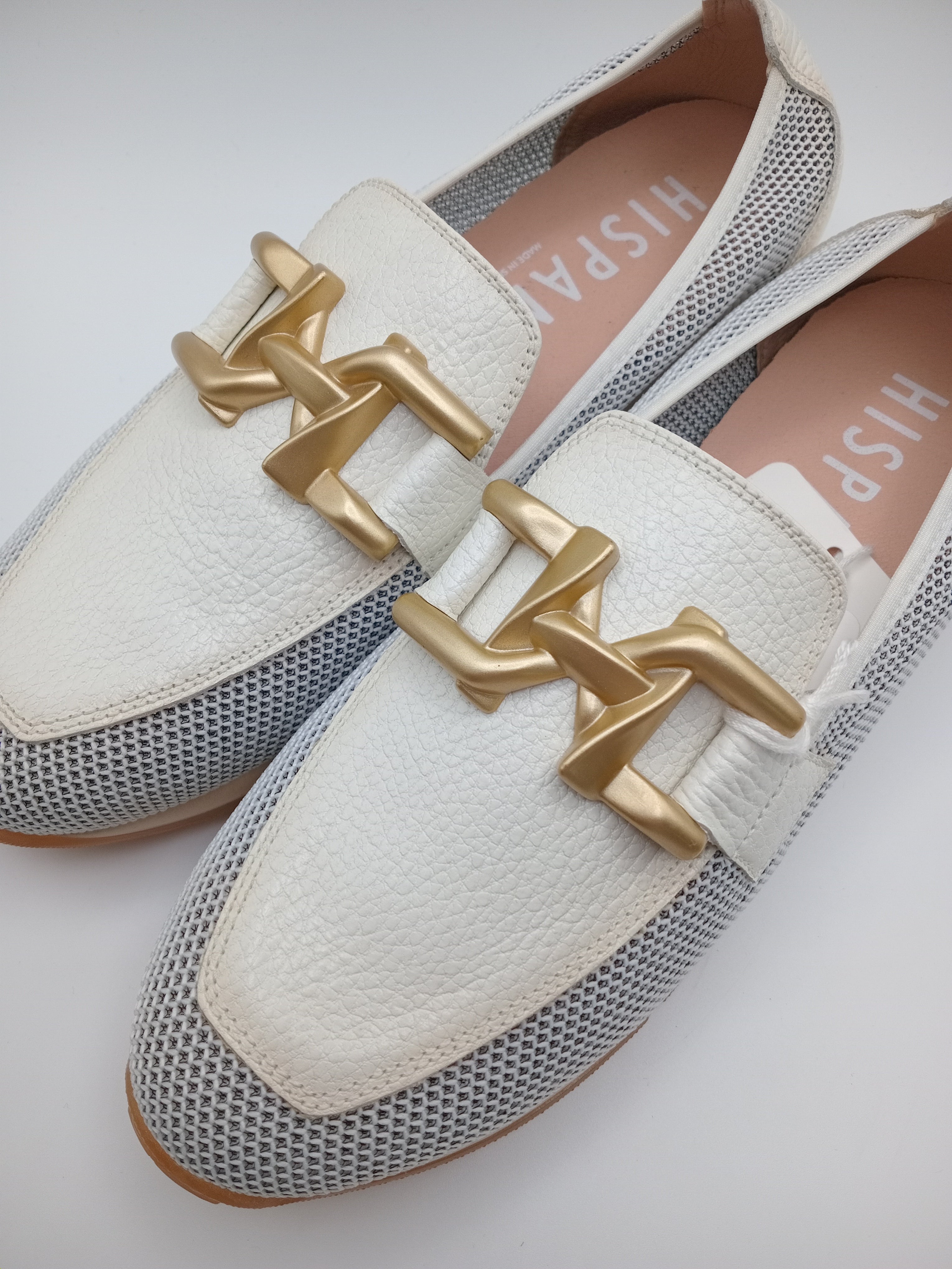 MOCASSIM PLATAFORMA HISPANITAS BRANCO COURO TECIDO APLICAÇÃO DOURADA
