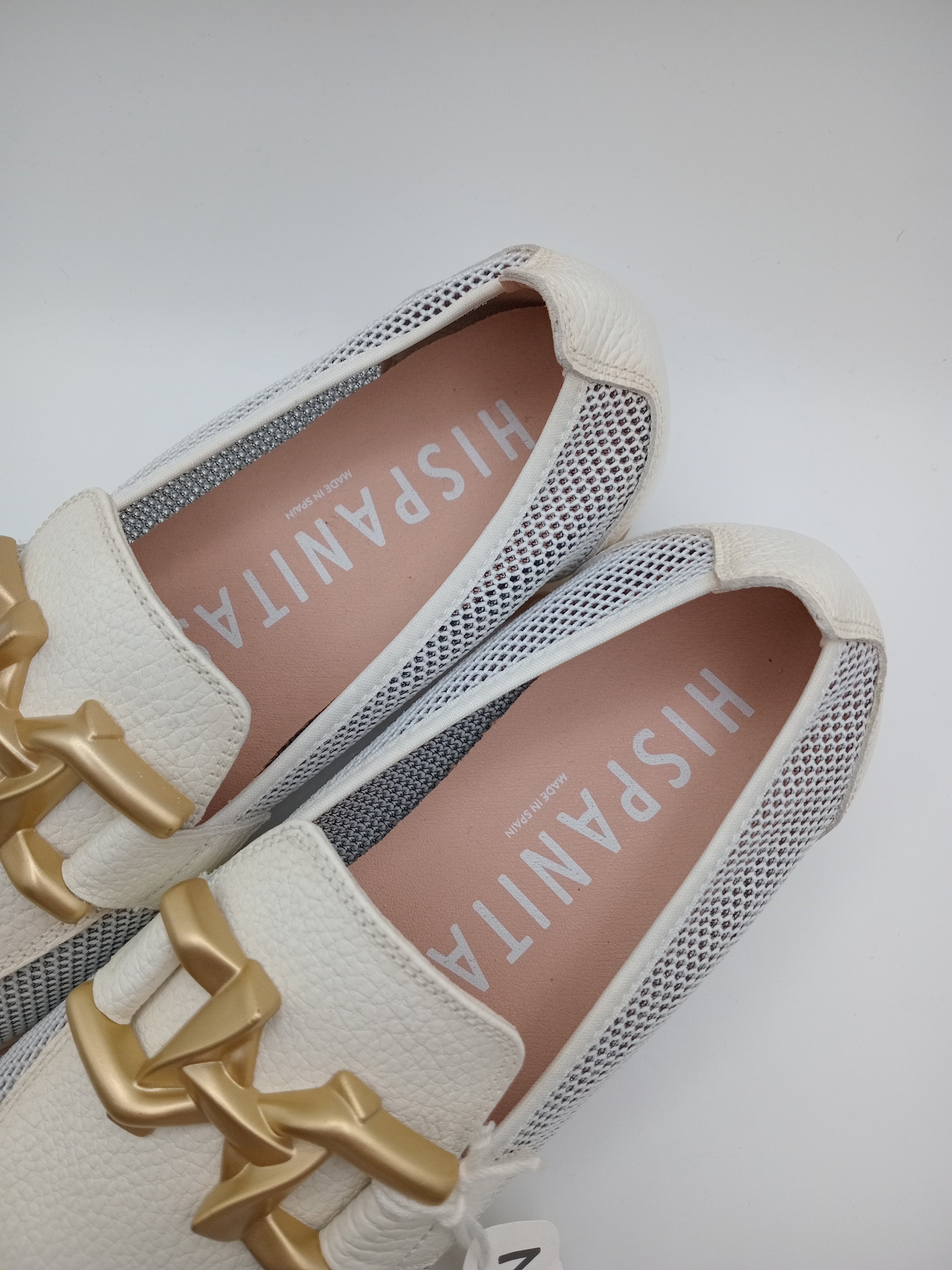 MOCASSIM PLATAFORMA HISPANITAS BRANCO COURO TECIDO APLICAÇÃO DOURADA