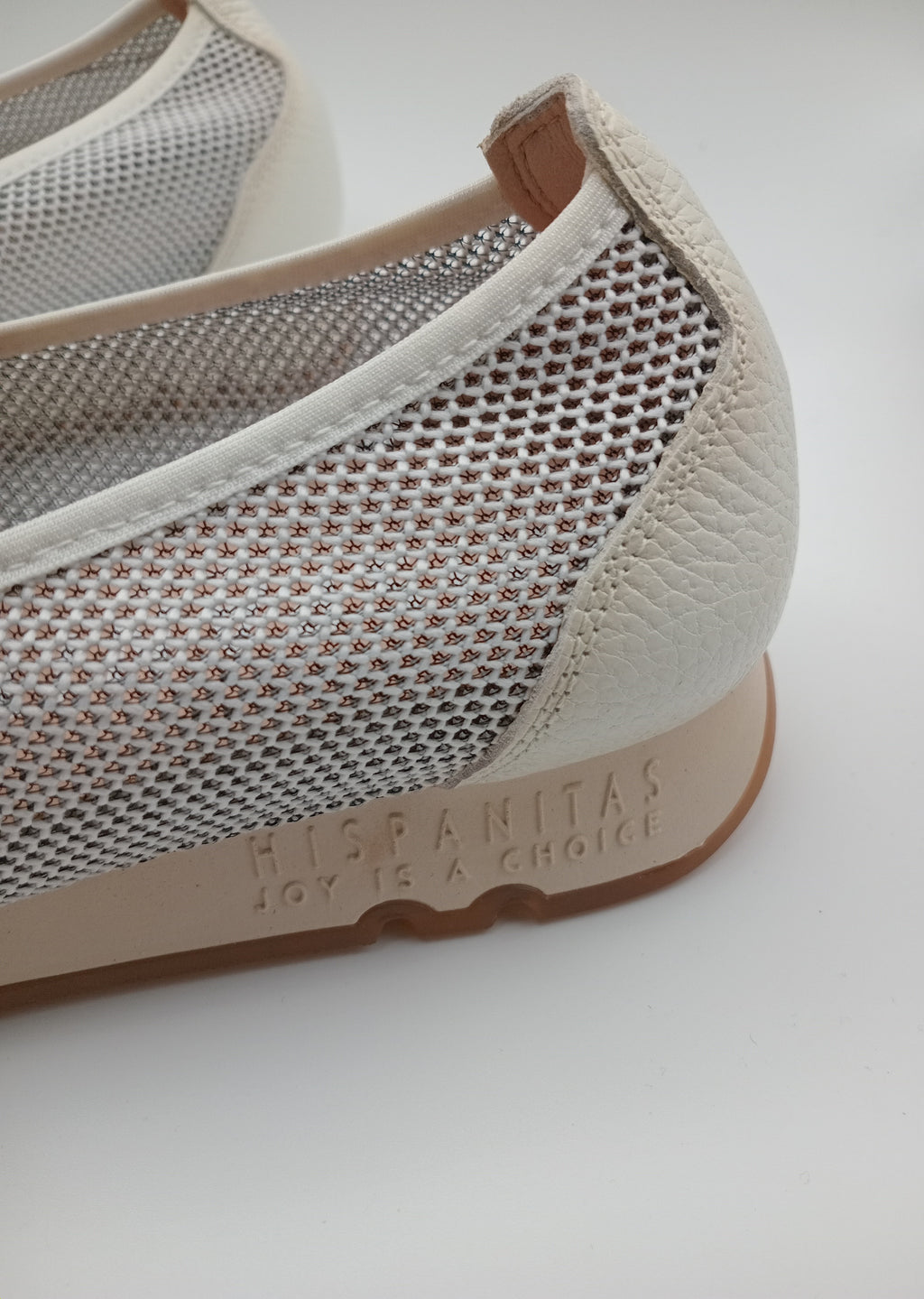 MOCASSIM PLATAFORMA HISPANITAS BRANCO COURO TECIDO APLICAÇÃO DOURADA