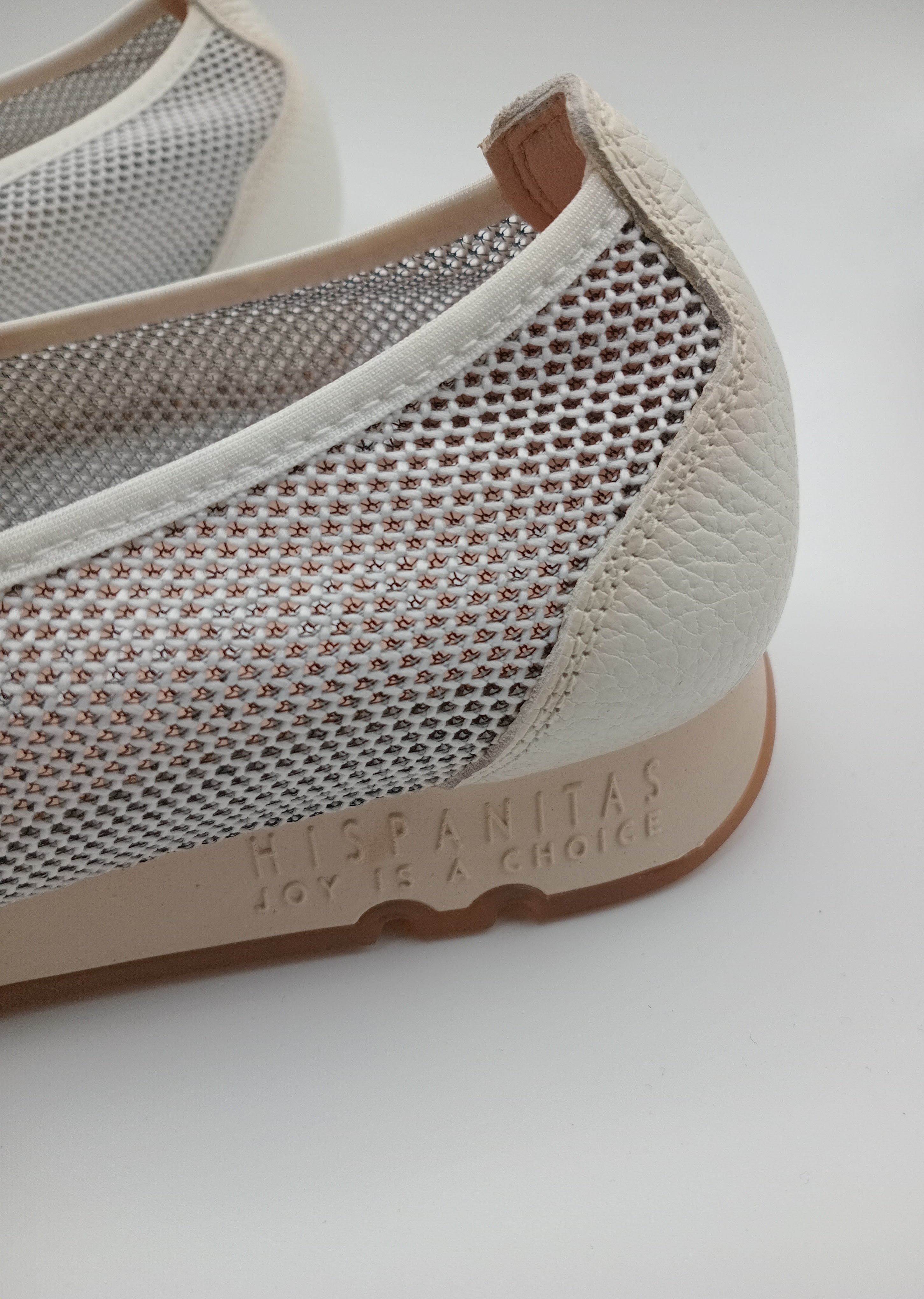 MOCASSIM PLATAFORMA HISPANITAS BRANCO COURO TECIDO APLICAÇÃO DOURADA