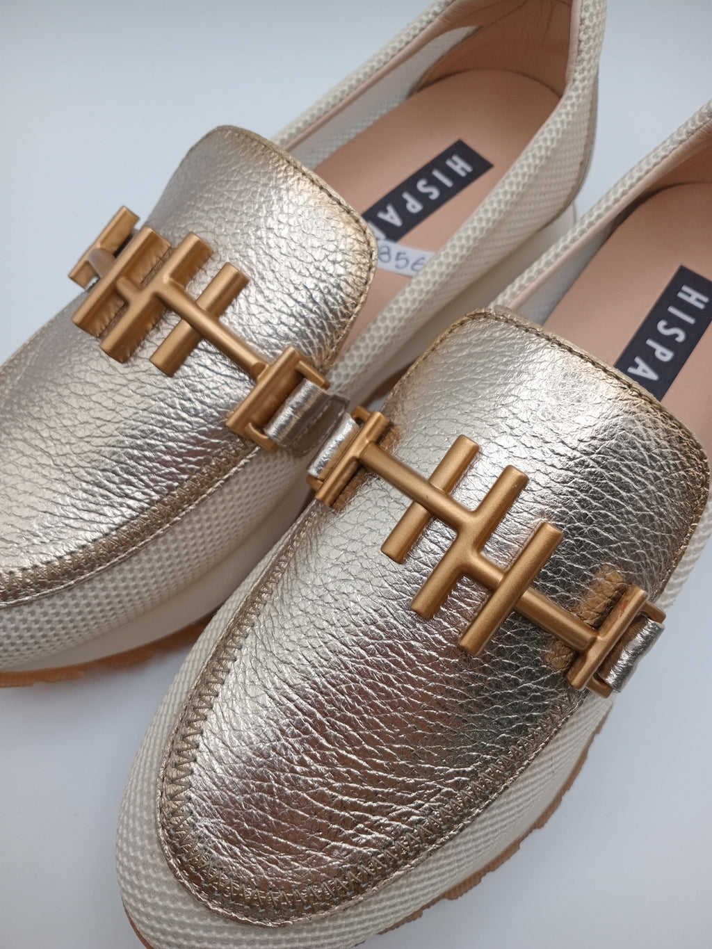 Mocassim Hispanitas Mulher Dourados; Sapatos Mocassins Desportivos em Pele com Malha Respirável e Detalhe de Fivela Metálica Confortáveis