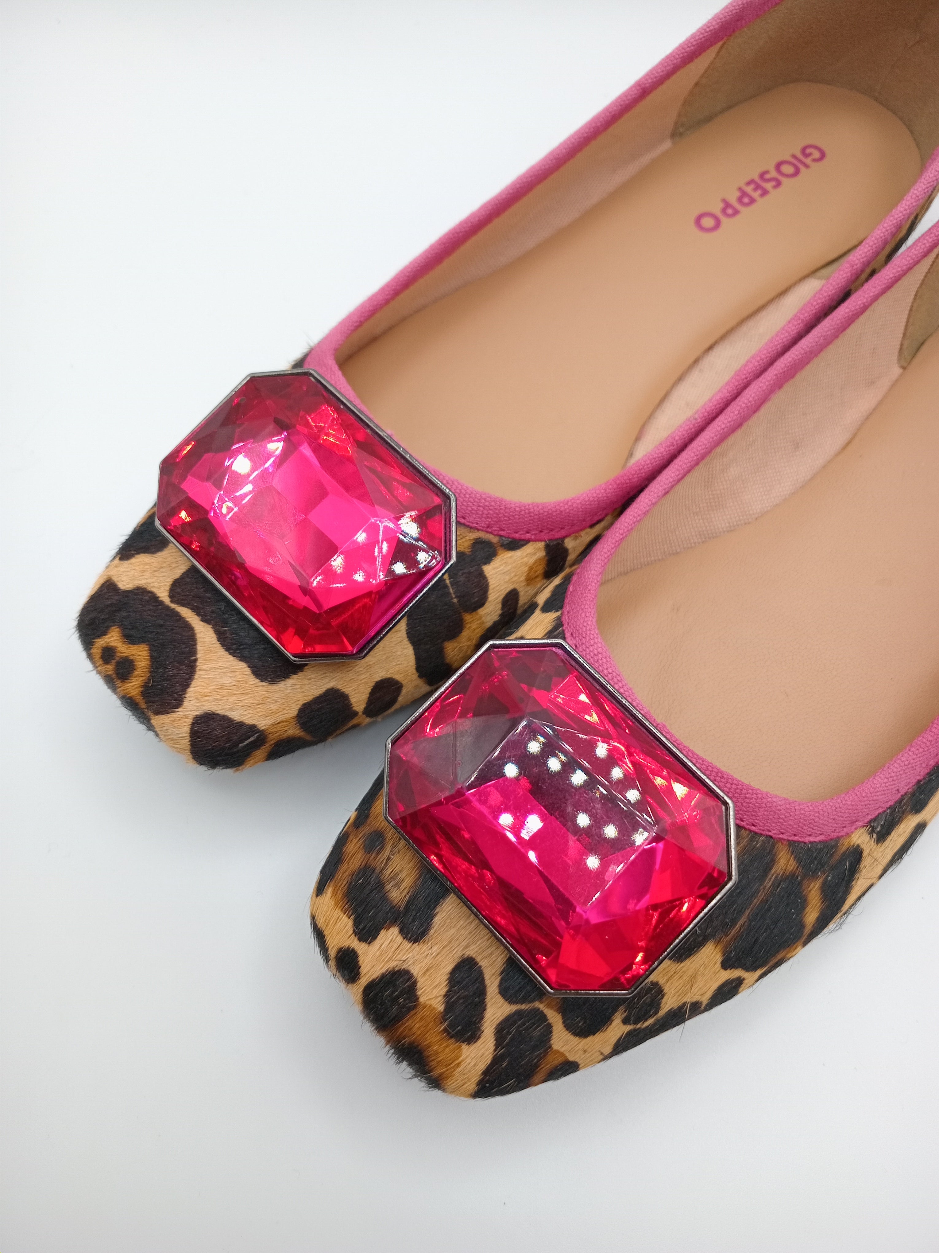 SABRINA GIOSEPPO ONÇA ROSA PINK CASTANHO PRETO COURO ANIMAL PRINT APLICAÇÃO DIAMANTE ROSA