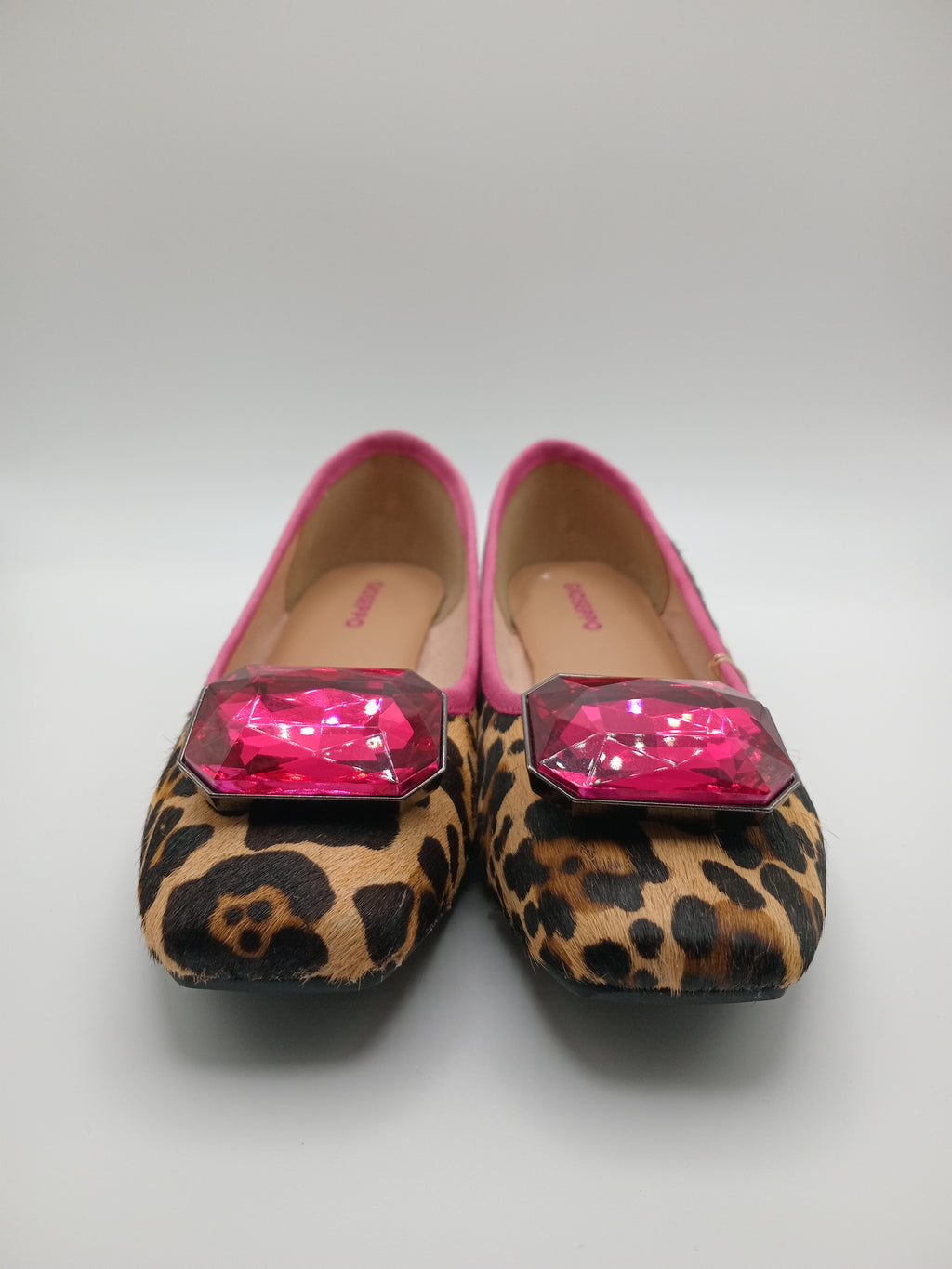 SABRINA GIOSEPPO ONÇA ROSA PINK CASTANHO PRETO COURO ANIMAL PRINT APLICAÇÃO DIAMANTE ROSA