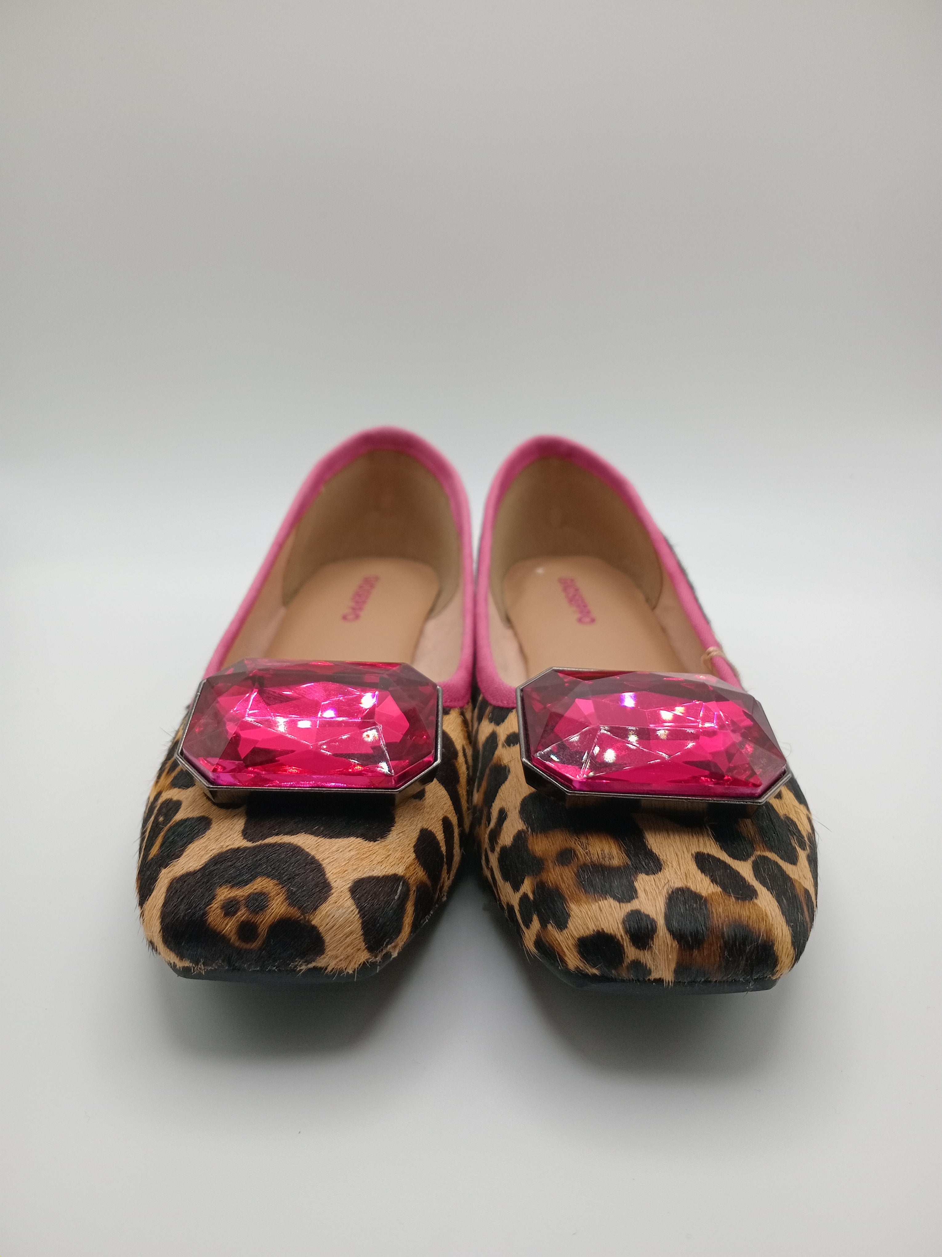 SABRINA GIOSEPPO ONÇA ROSA PINK CASTANHO PRETO COURO ANIMAL PRINT APLICAÇÃO DIAMANTE ROSA