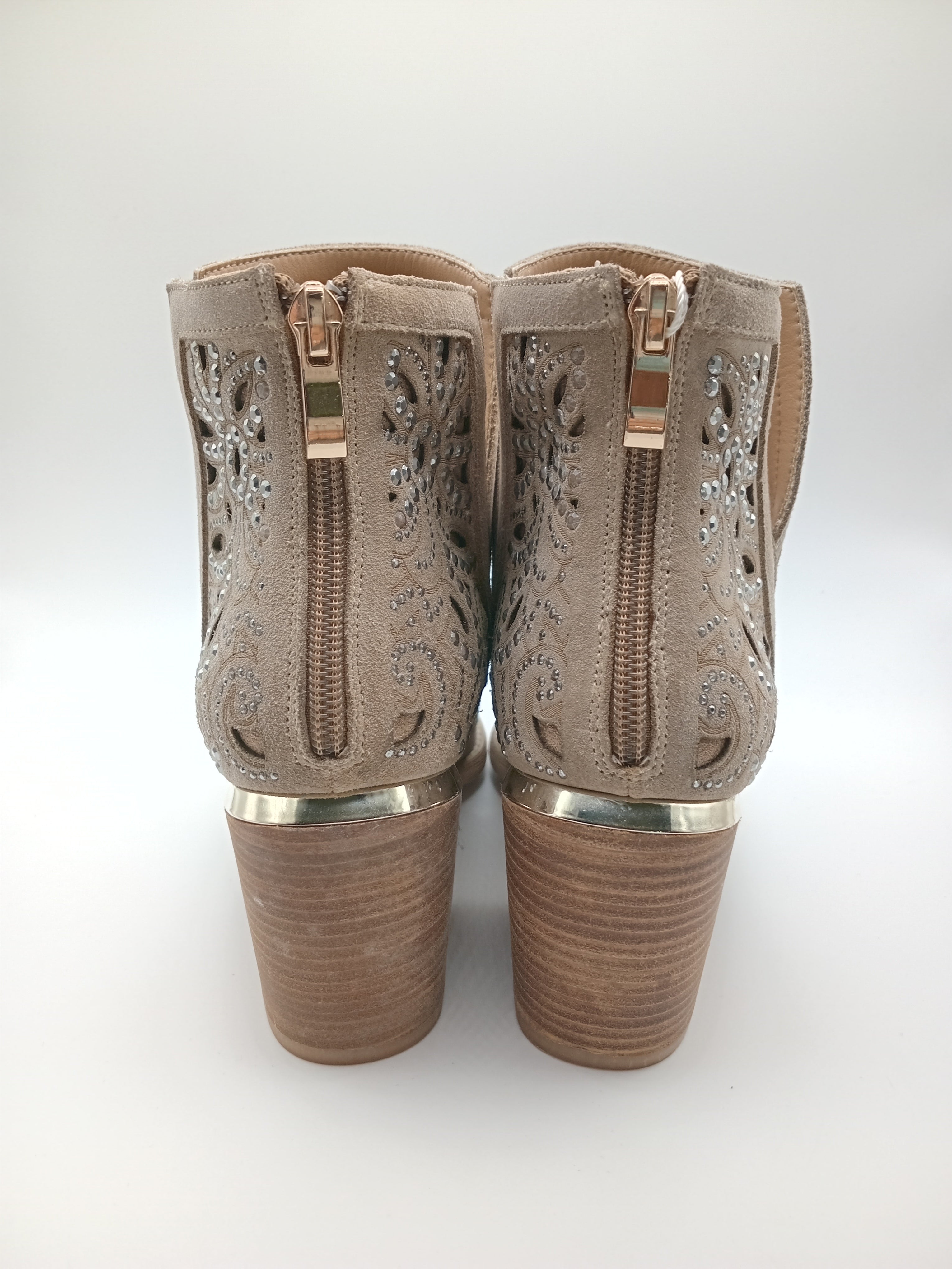 BOTA COWGIRL ALMA EN PENA BEGE COURO PEDRAS BRILHO PADRÃO RECORTE ARTESANAL ZIPER