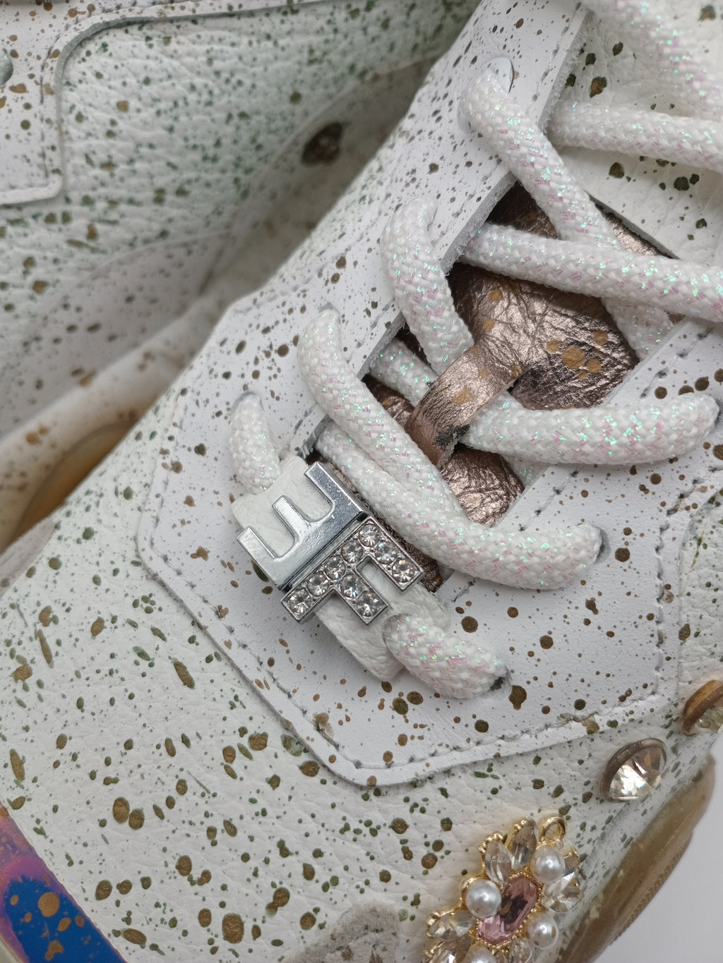 Ténis Femininos Free Feel Feet Chunky Decorados com Cristais e Pérolas, Sapatilhas de Luxo com Sola Plataforma Confortável e Detalhes Dourados