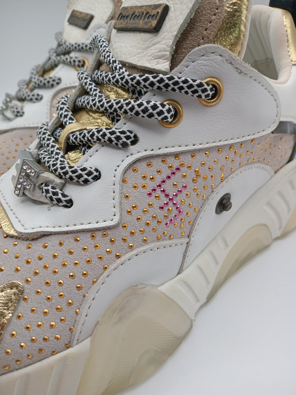TÊNIS FREE FEEL FEET DOURADO COURO BRILHO ANIMAL PRINT TAXAS